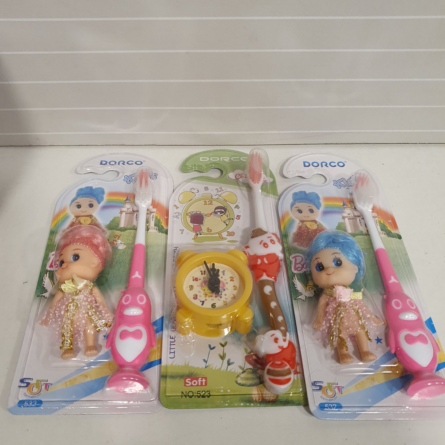 Tooth Brush With toy pack 41170