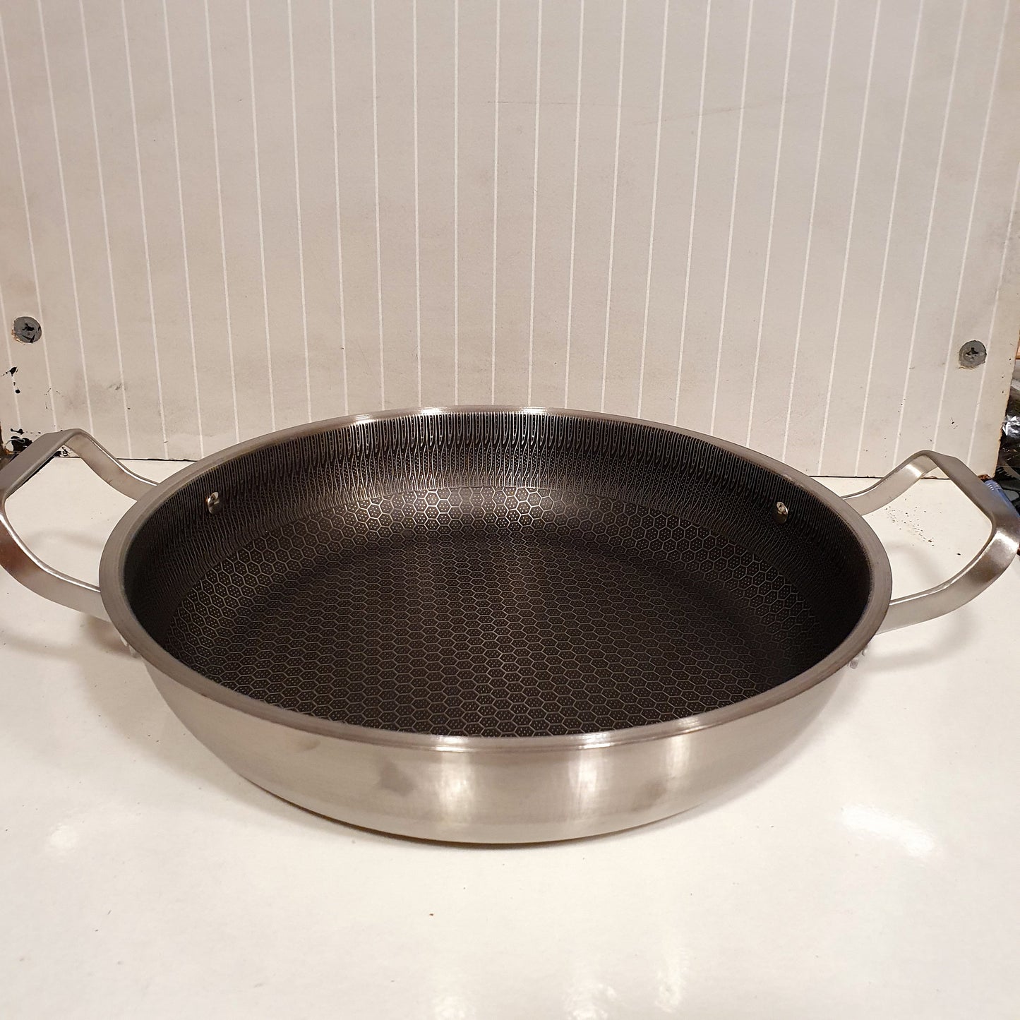 Honeycomb Style Pan Non Stick 63650