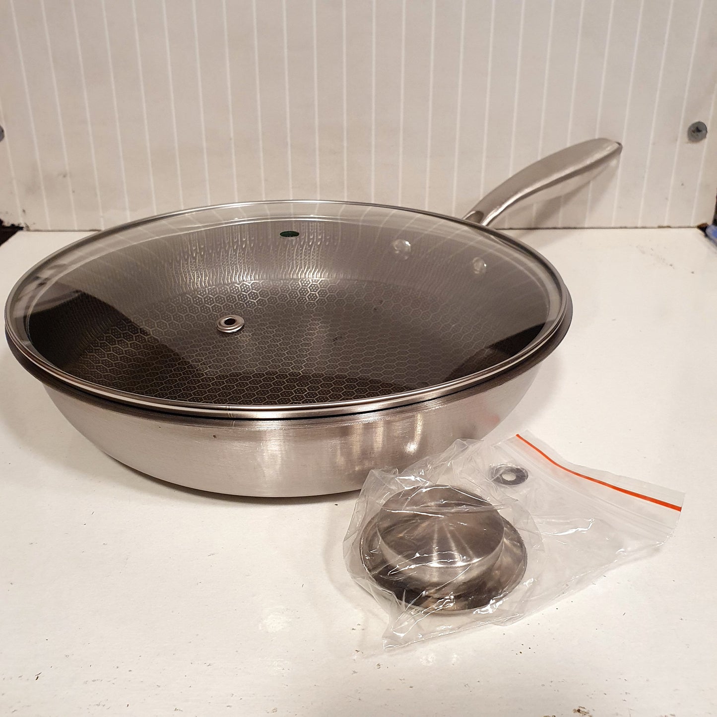 Silver Non Stick Pan with Lid 25150