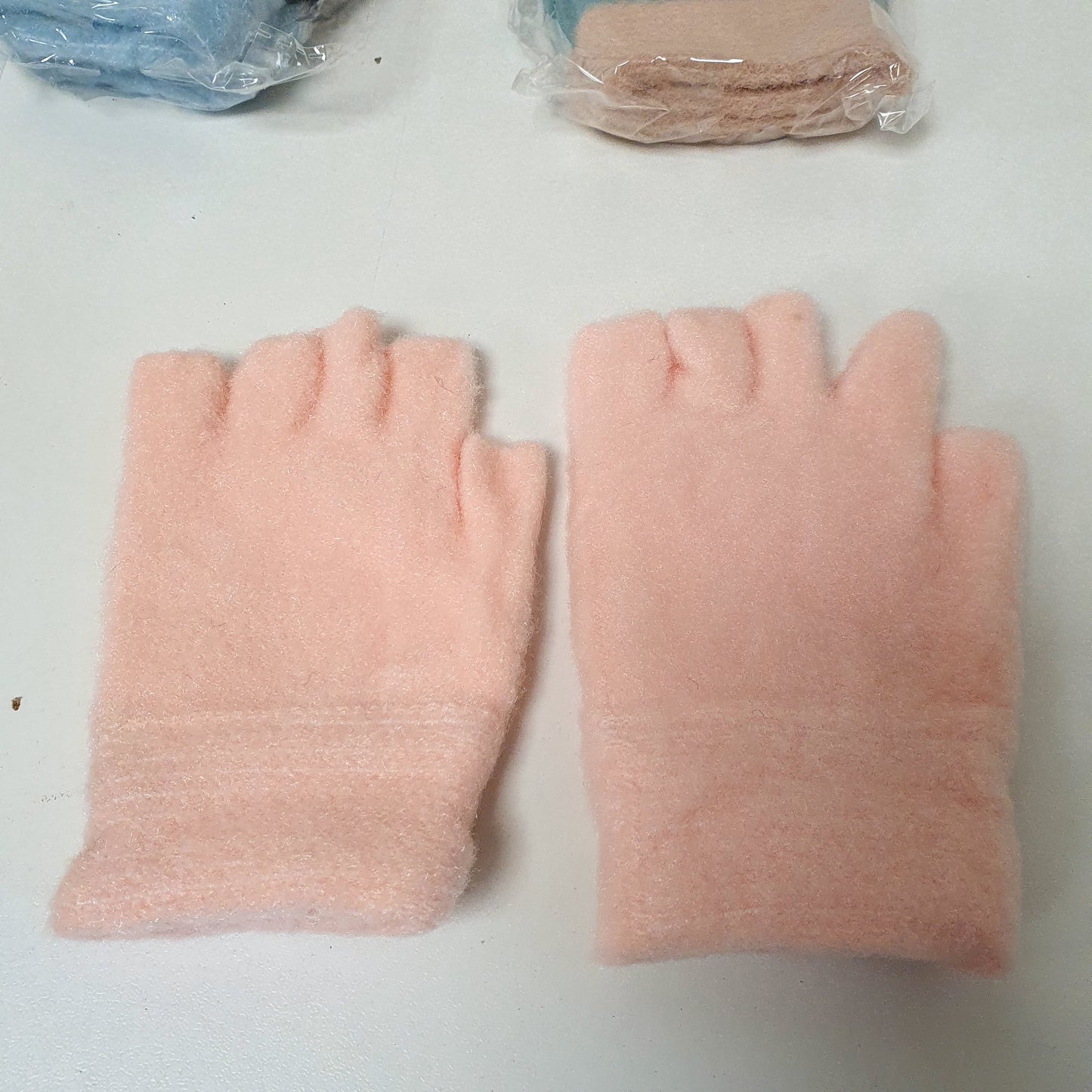 Winter Warm Gloves Half Finger Cut Style 121100