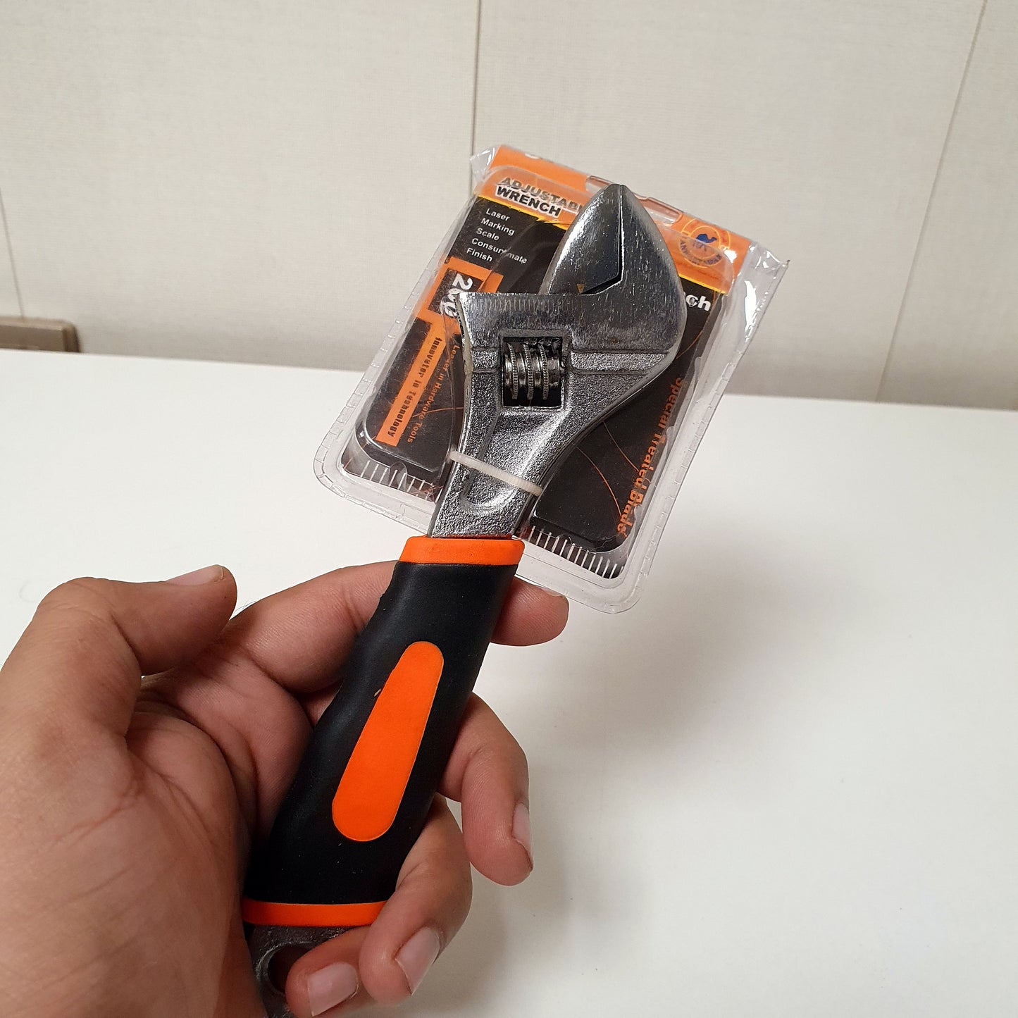 Adjustable Wrench 8478