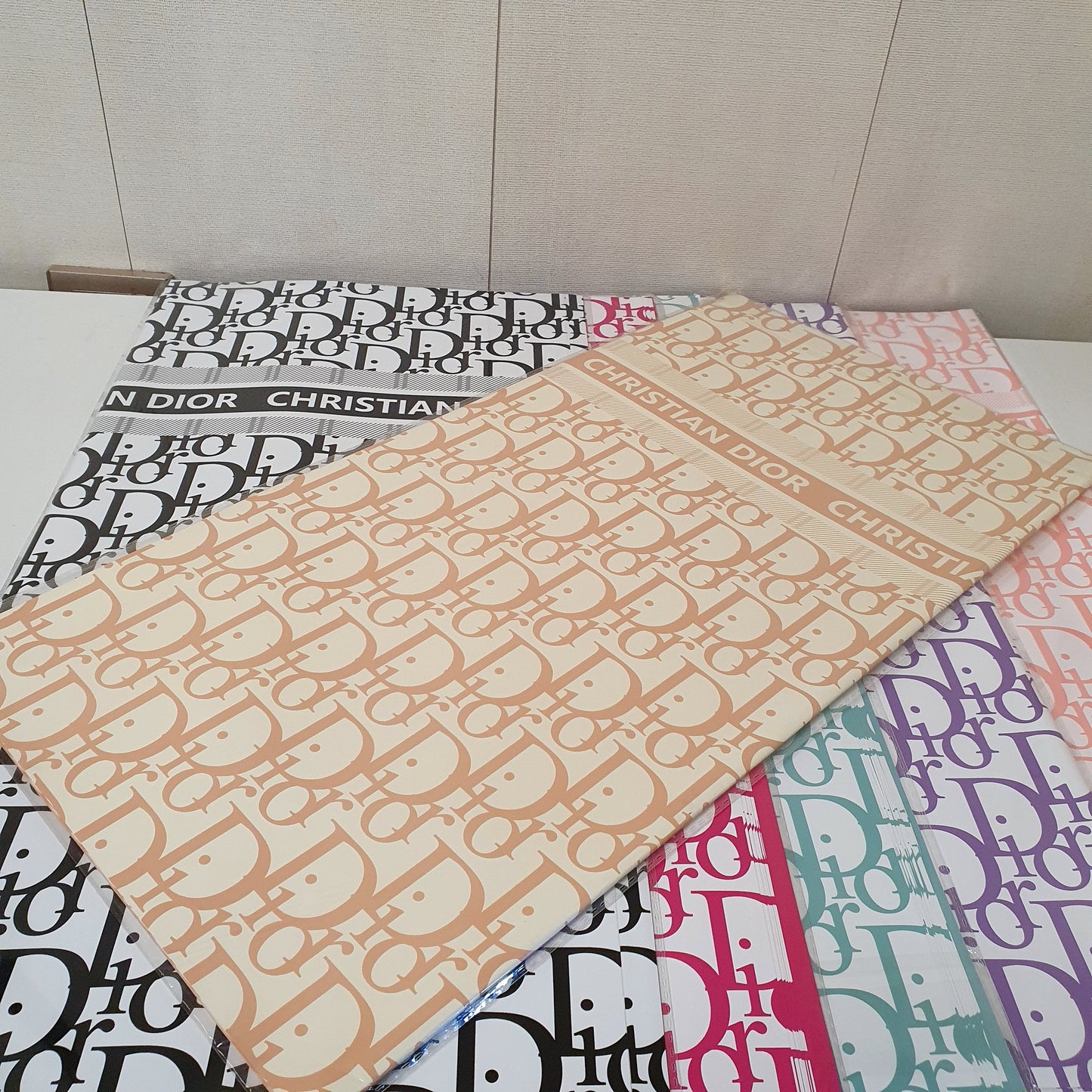 Dior gift Wrapping Sheet 20 piece set 241160
