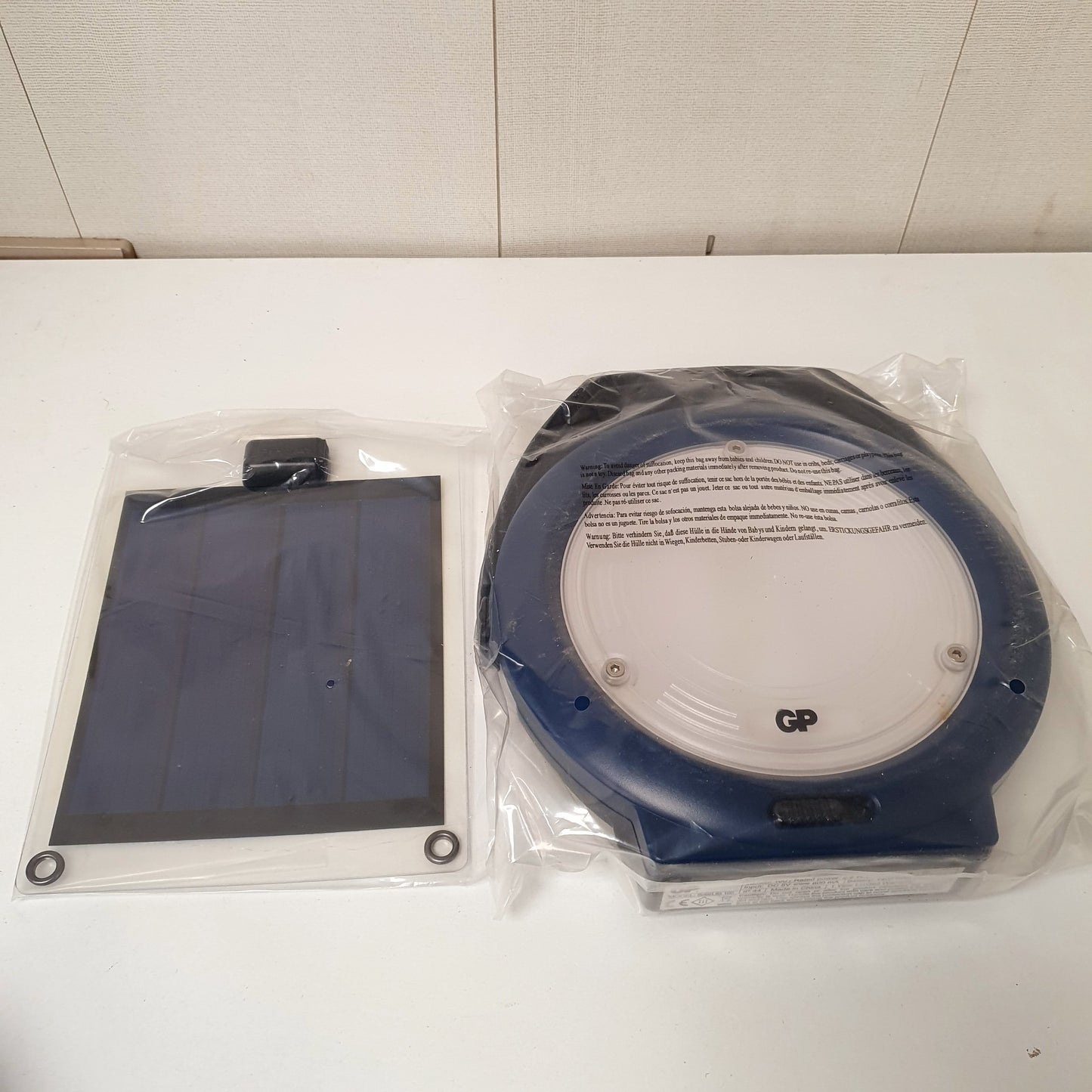 Gp Solar Light with Solar Plate, APR30