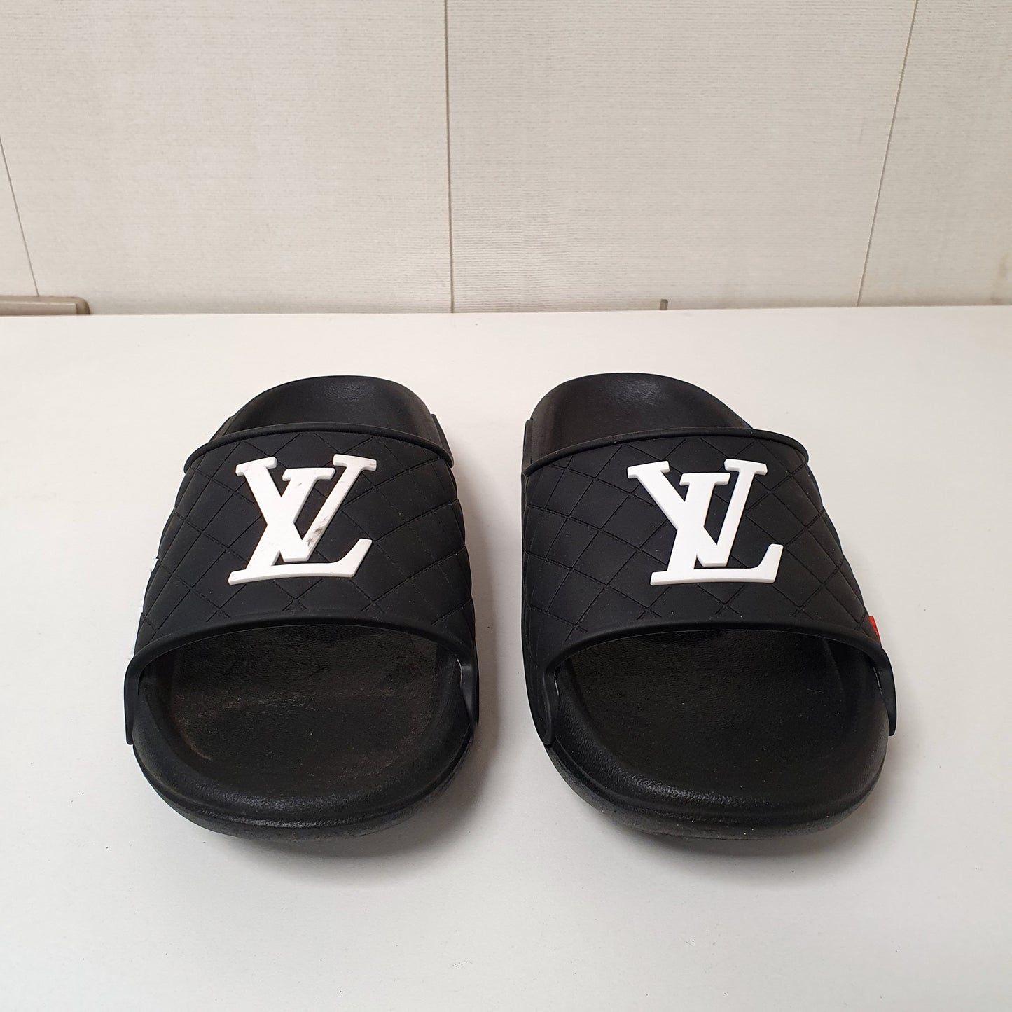 LV Slide Slippers Comfortable Everyday Wear, 11550