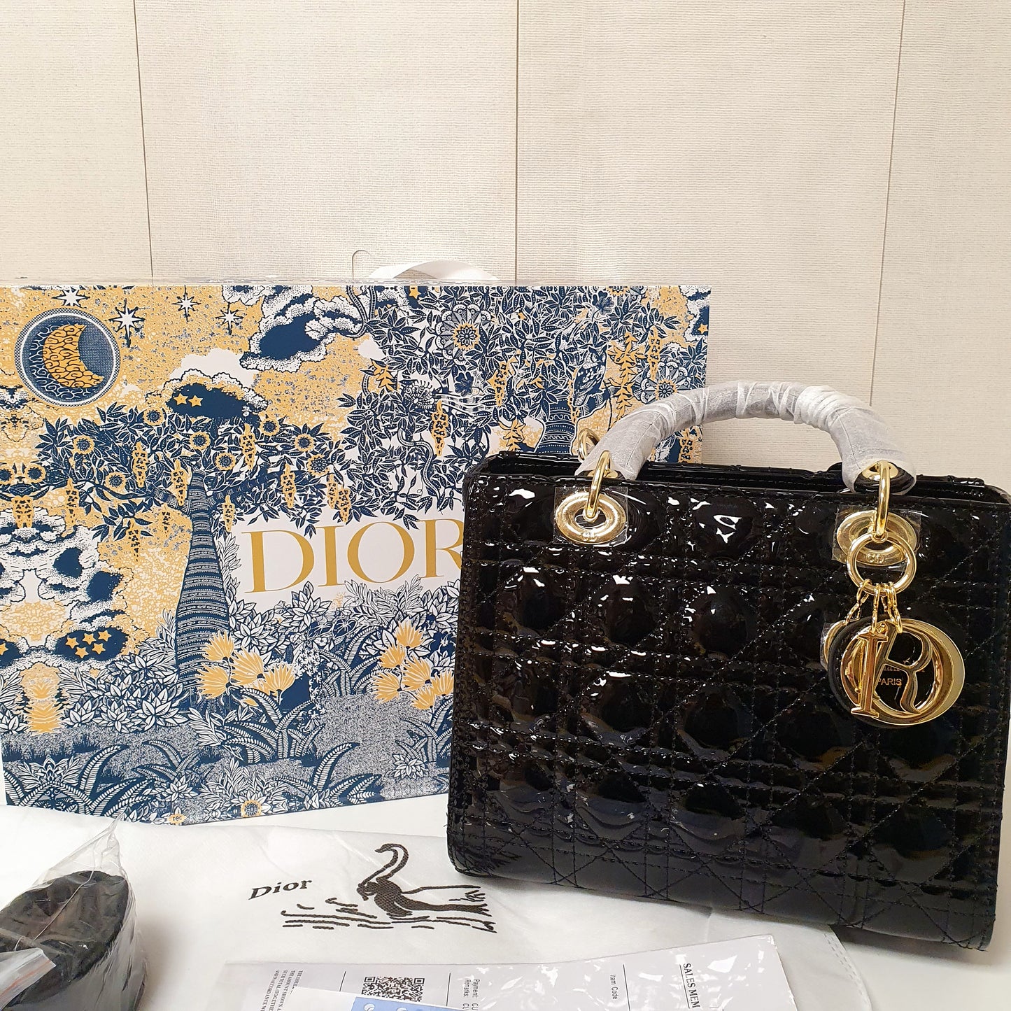 Dior Gift Box Ladies Bag, 19950