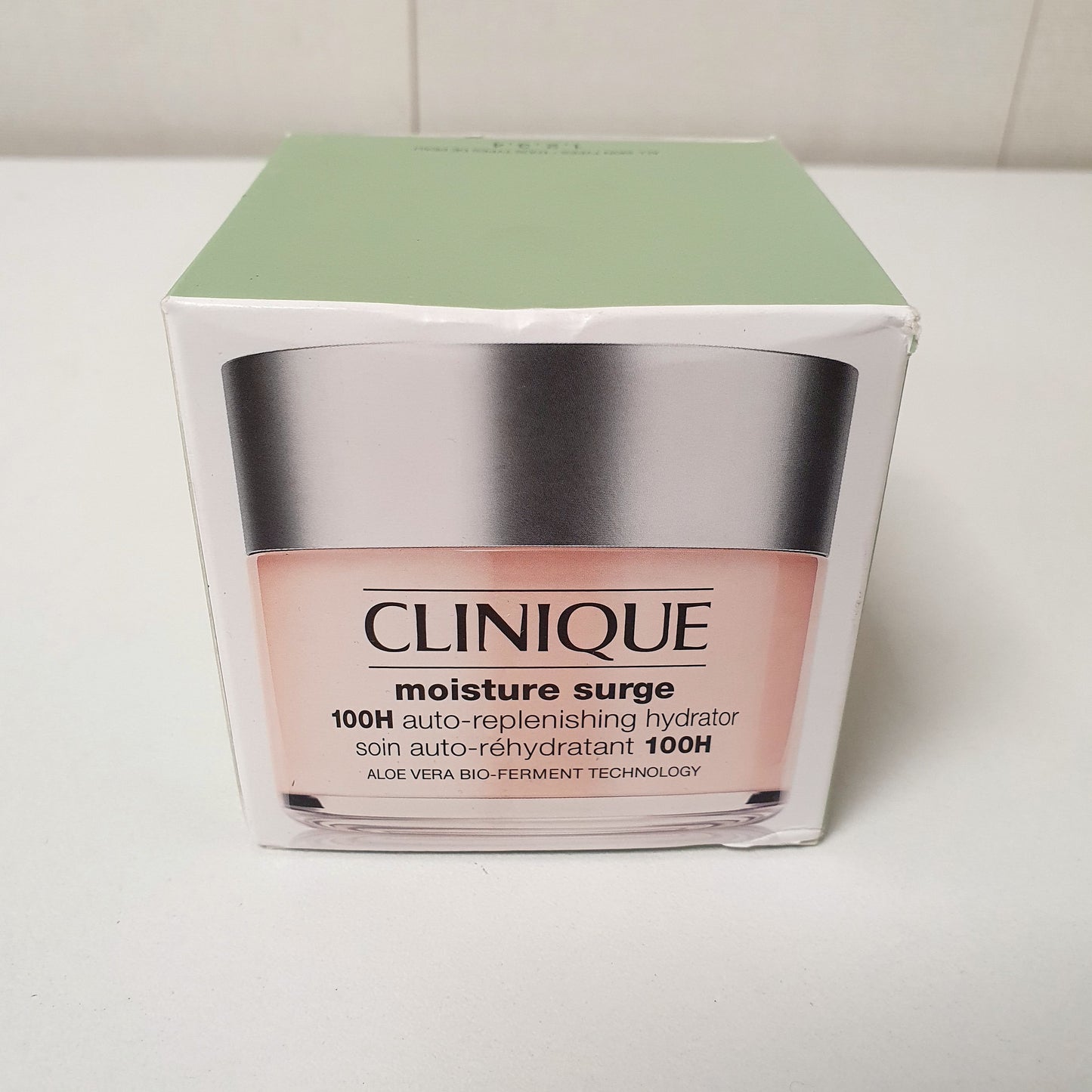 Clinique Moisture Surge 100H, 62200