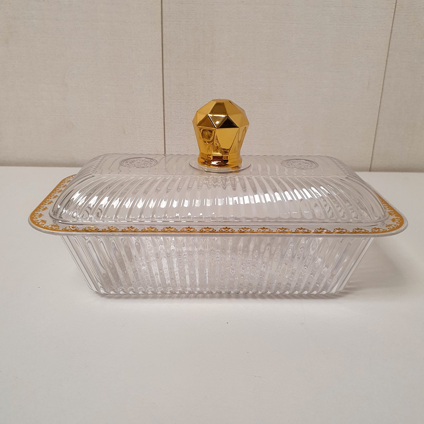 Acrylic Square Bowl with Lid Golden, 61450