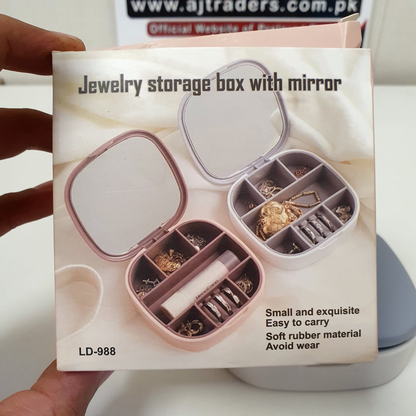 Compact Jewelry Box , 121120