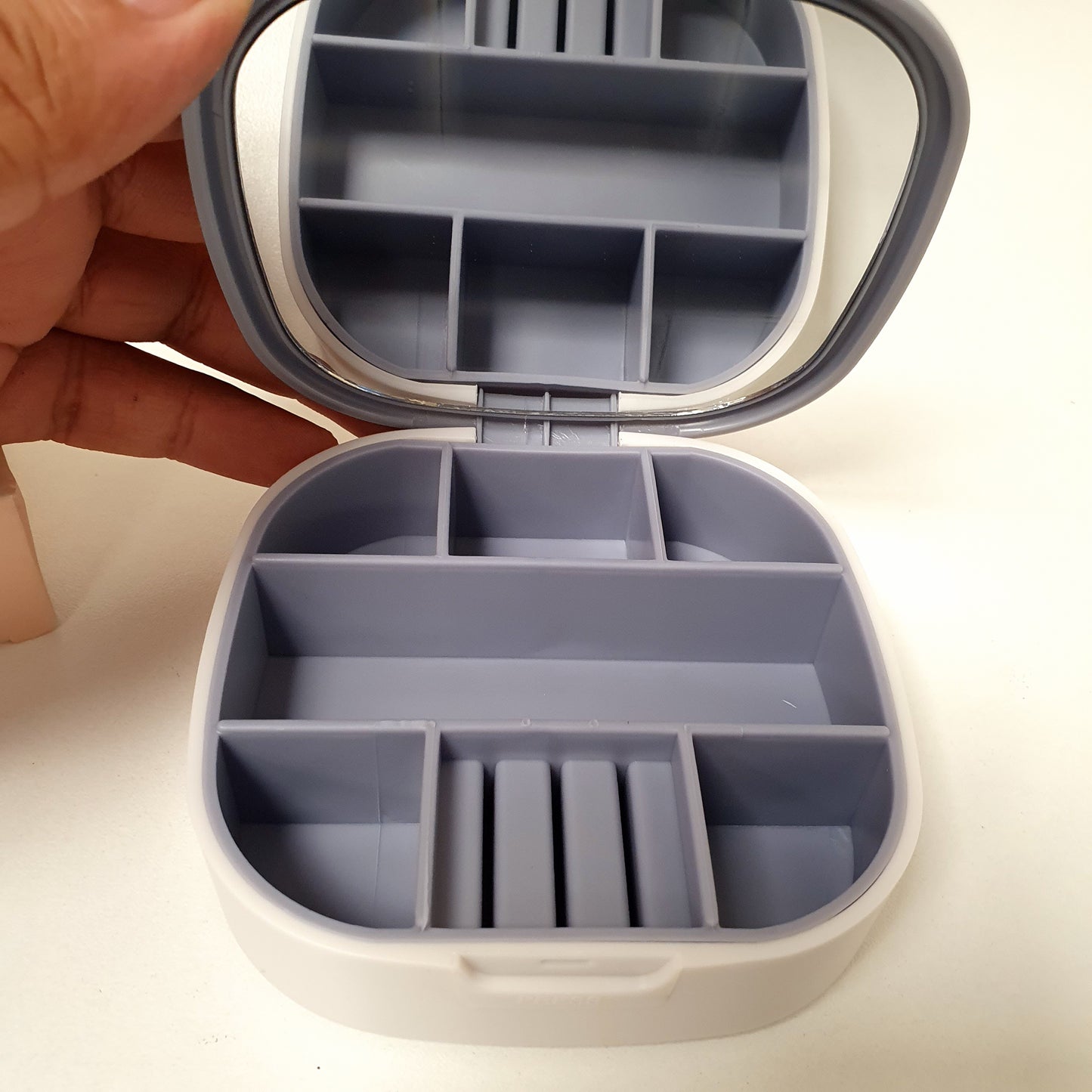 Compact Jewelry Box , 121120