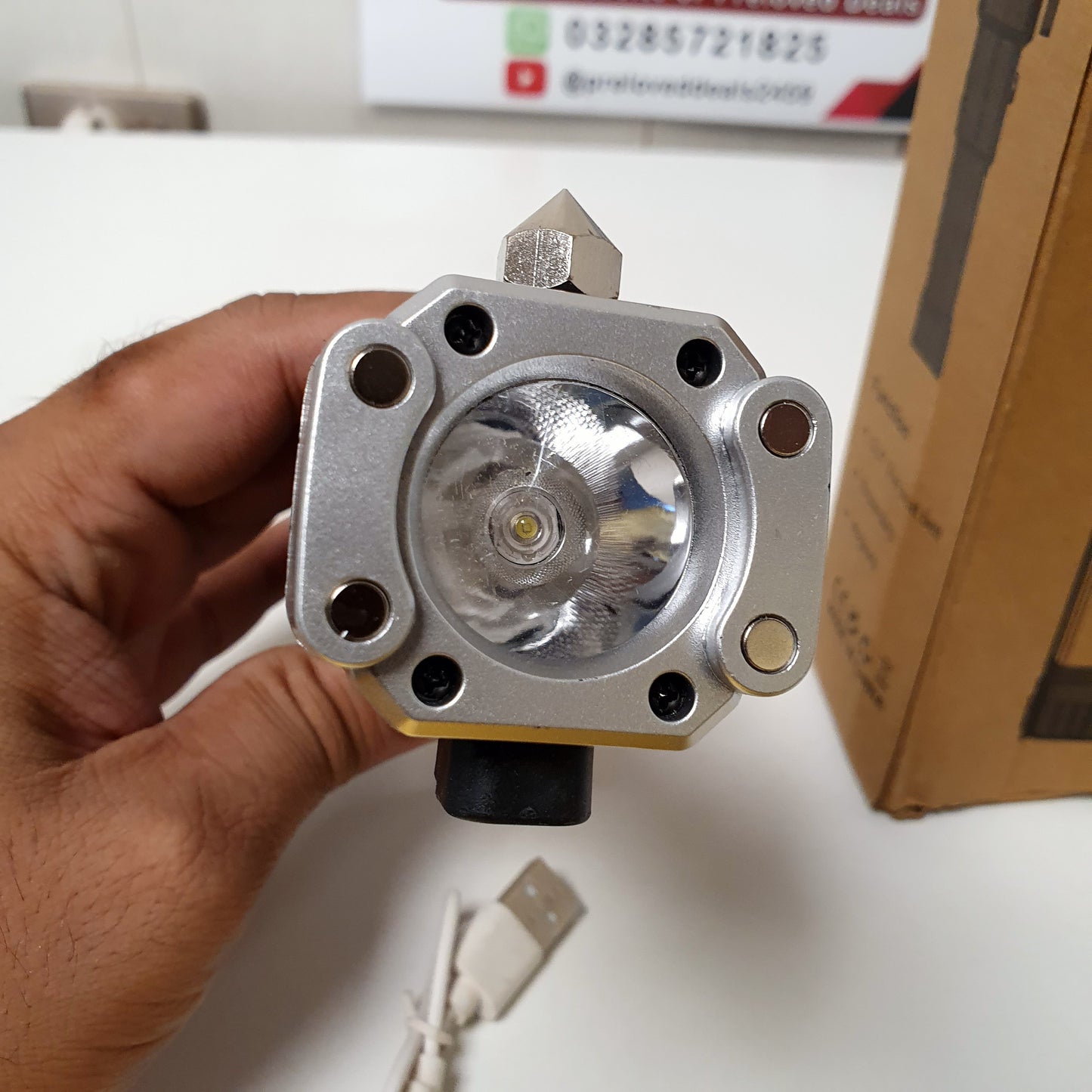 Led Bright Torch Light, 261175