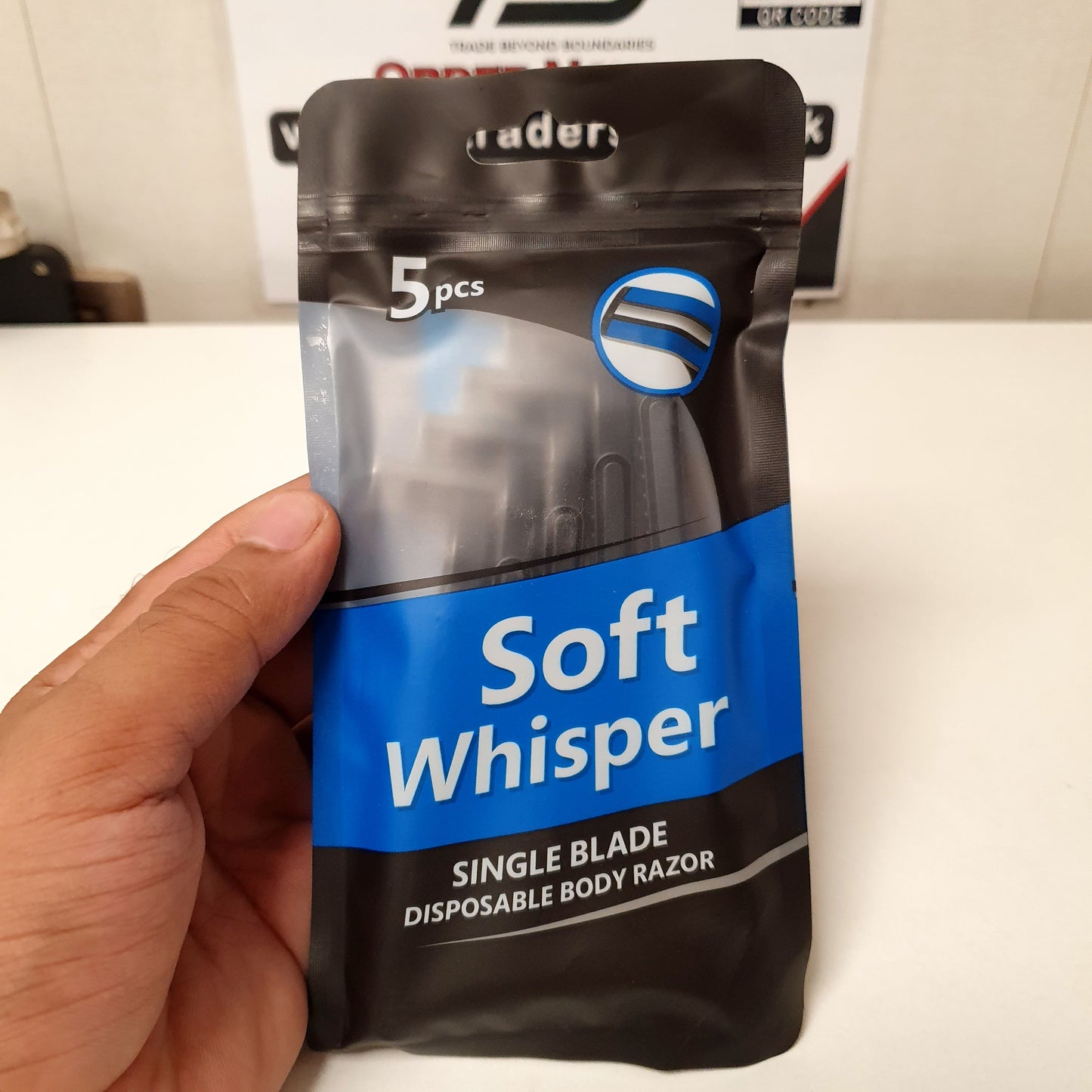 Soft Whisper Single Blade Disposable Body Razor pack , 31300
