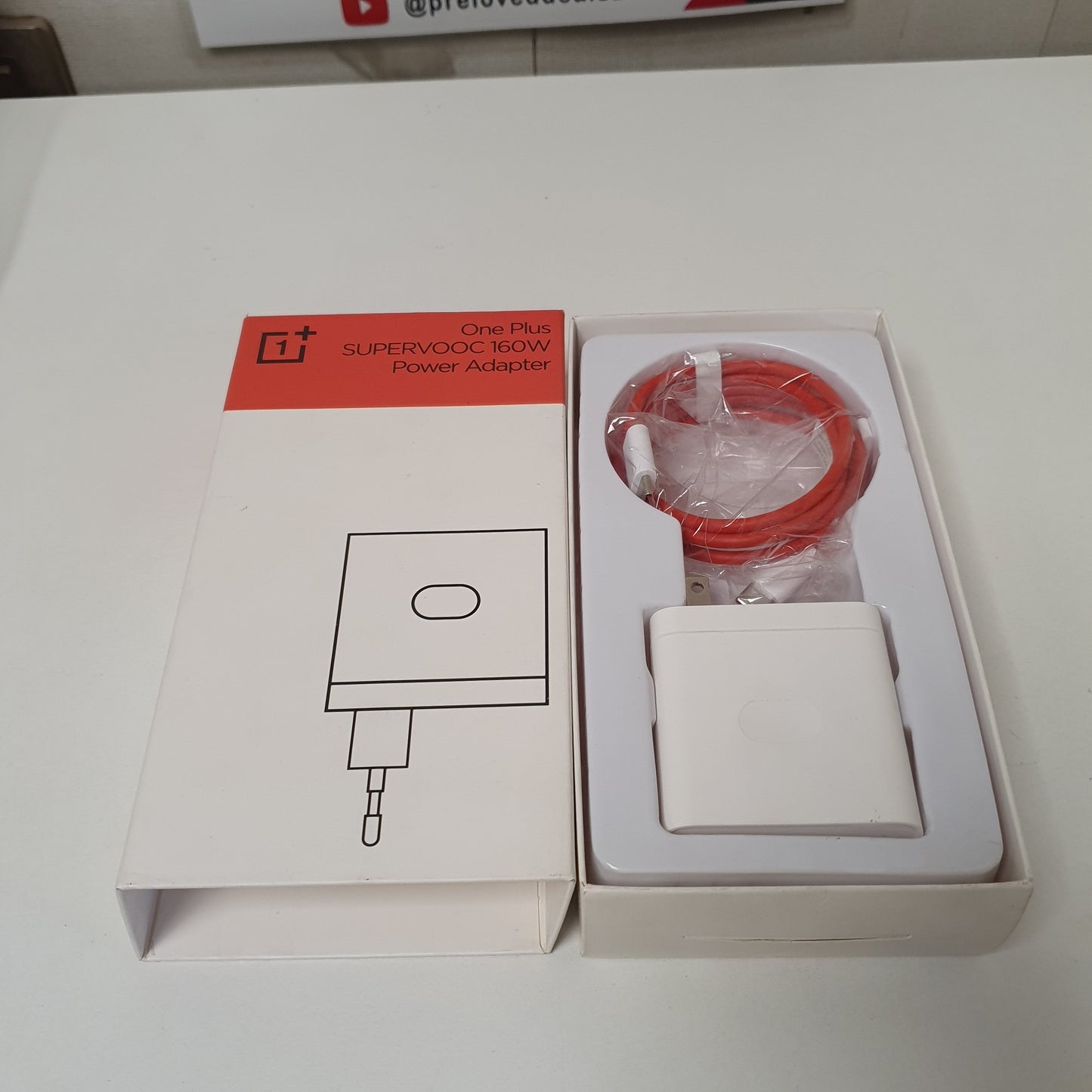 One Plus Supervooc 160w Power Adapter, 11900