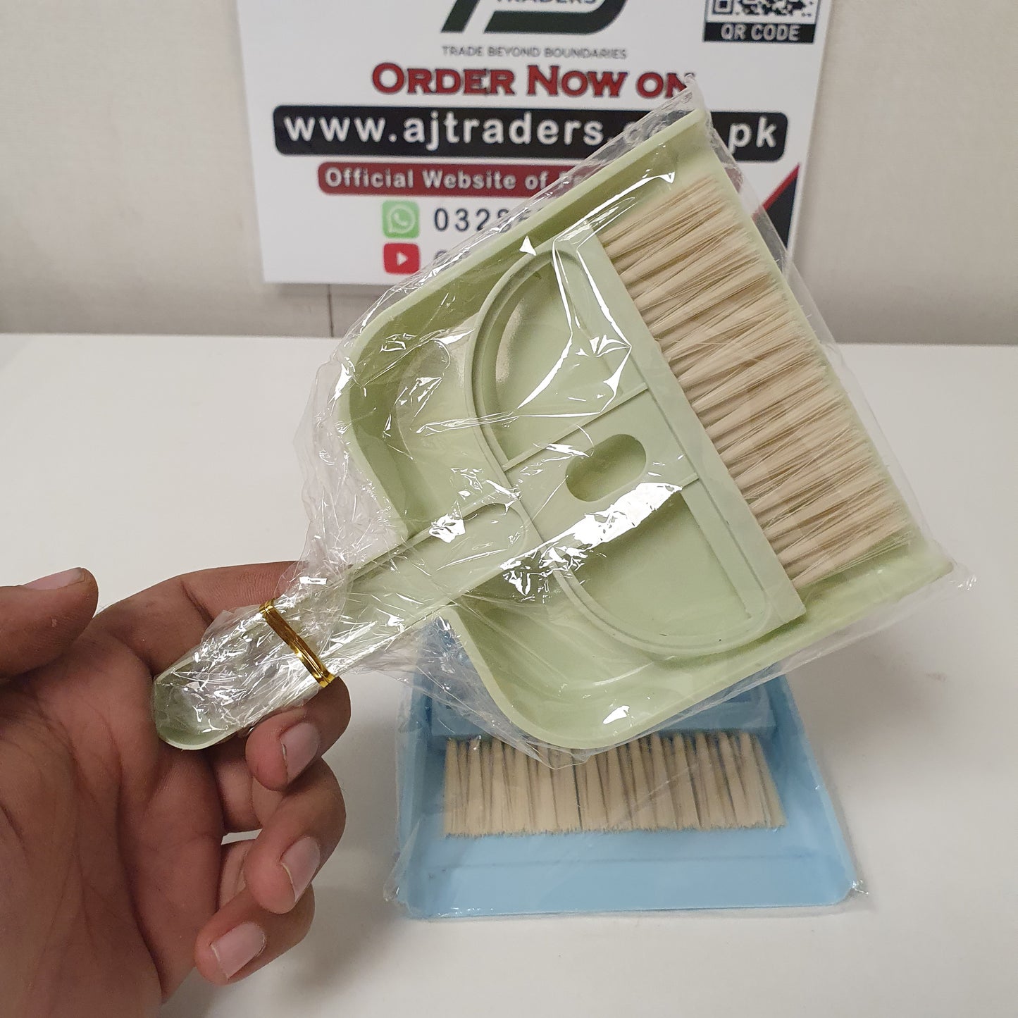 Handy Carpet Floor Cleaner Brush , 61180