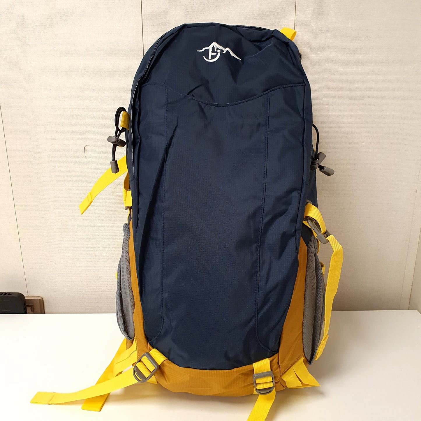 School College Orange Gray and Other, 12500