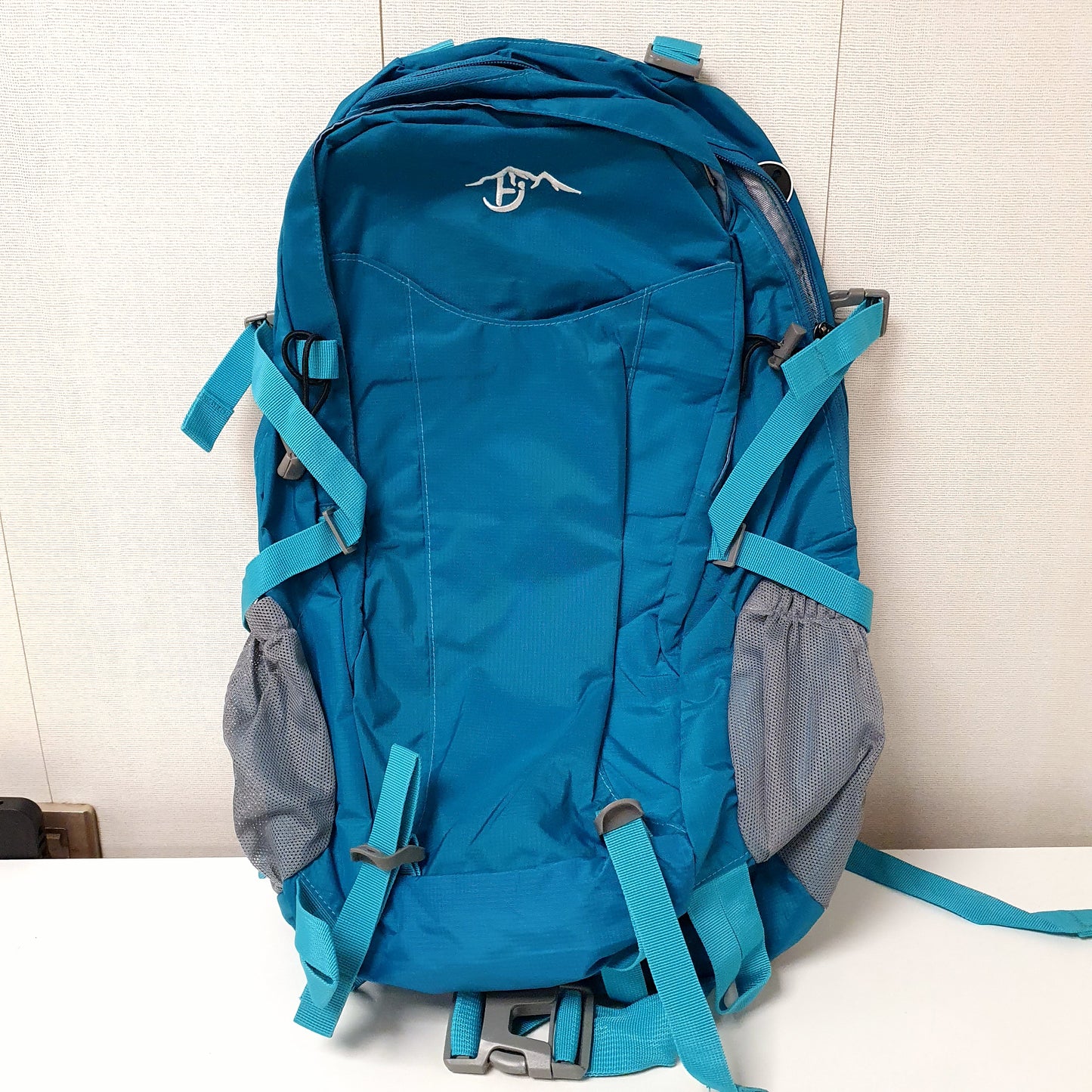 School College Orange Gray and Other, 12500