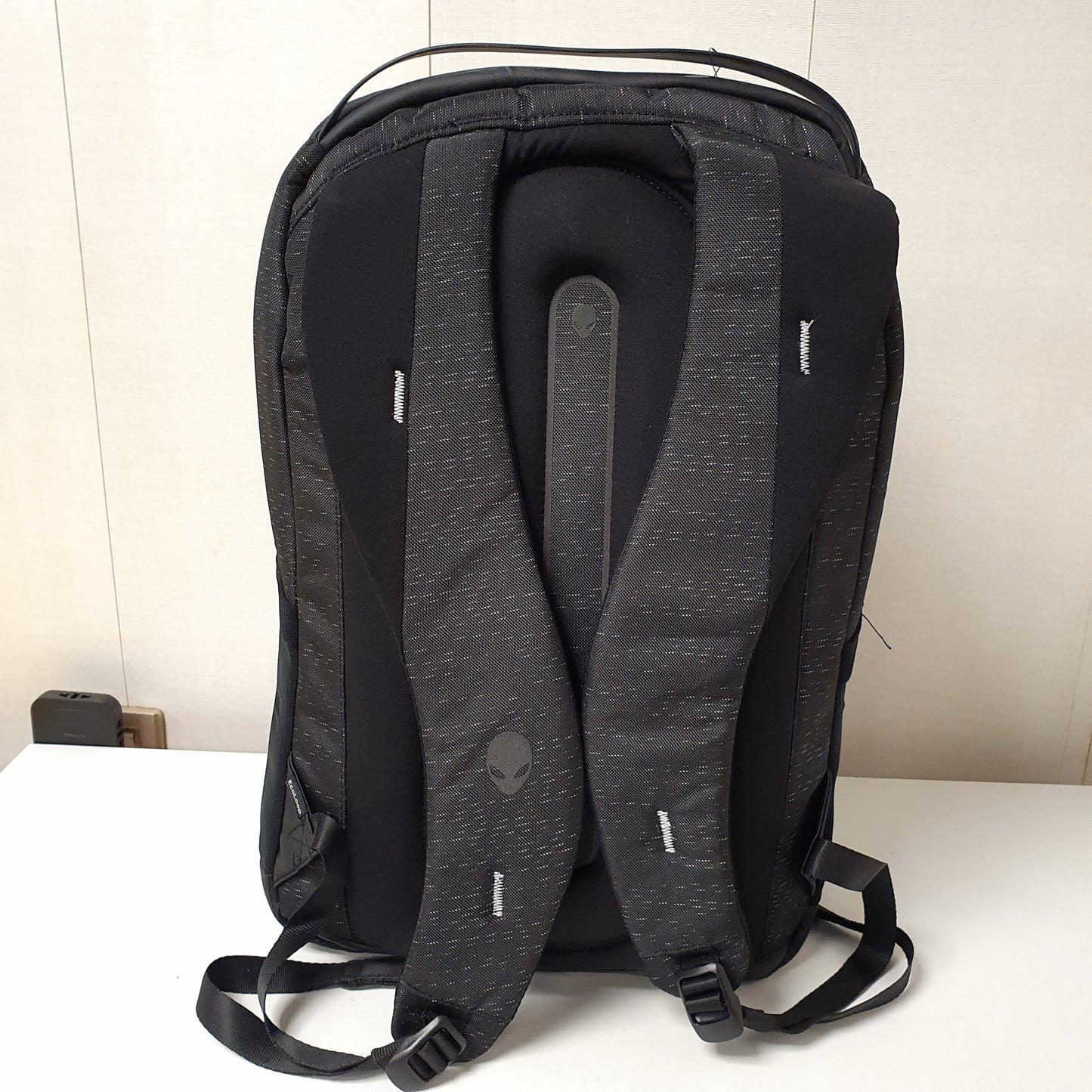 Alien ware Horizon Waterproof Nylon Gaming Bagpack, 31400