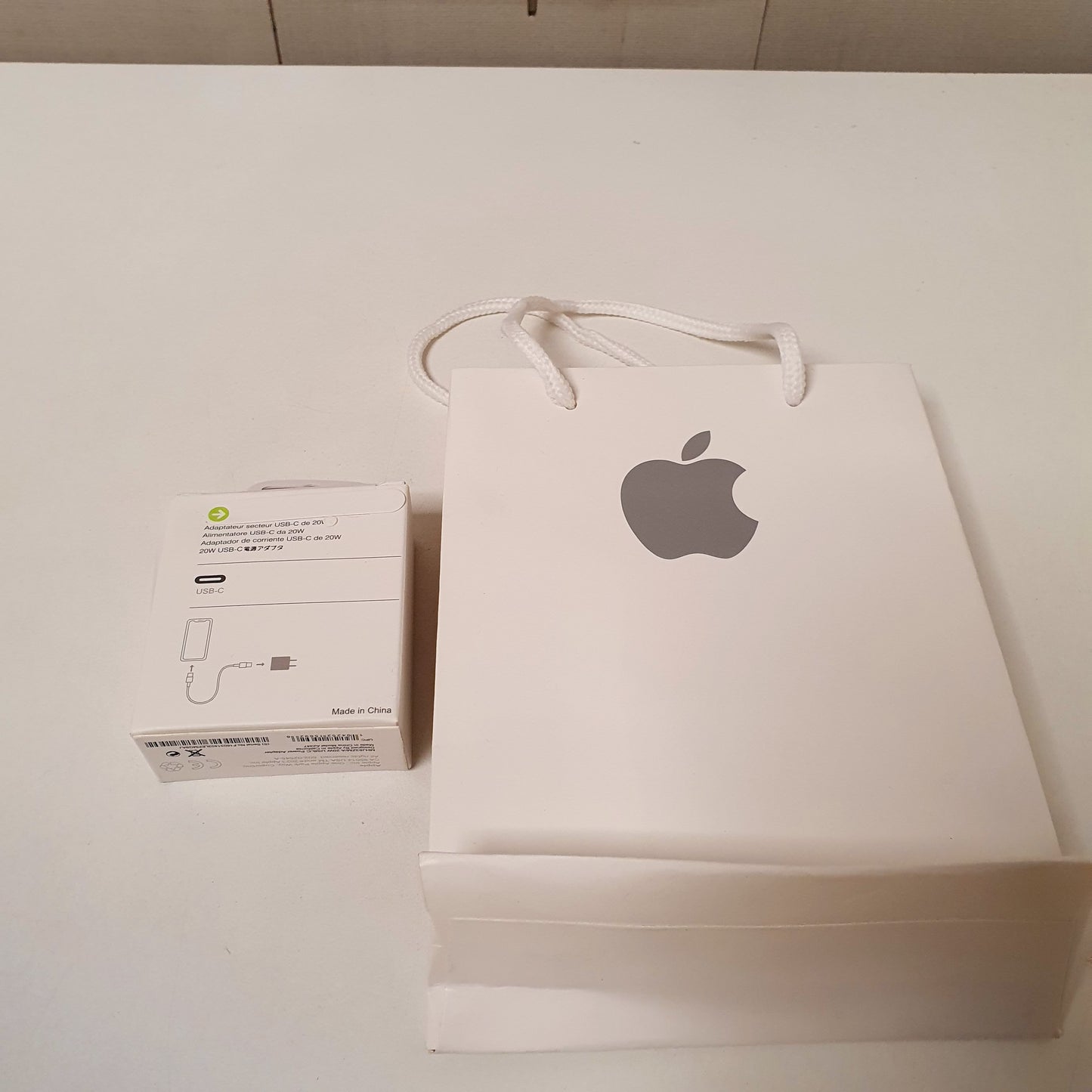 Apple 20W USB-C Power Adapter Fast Wall Charger