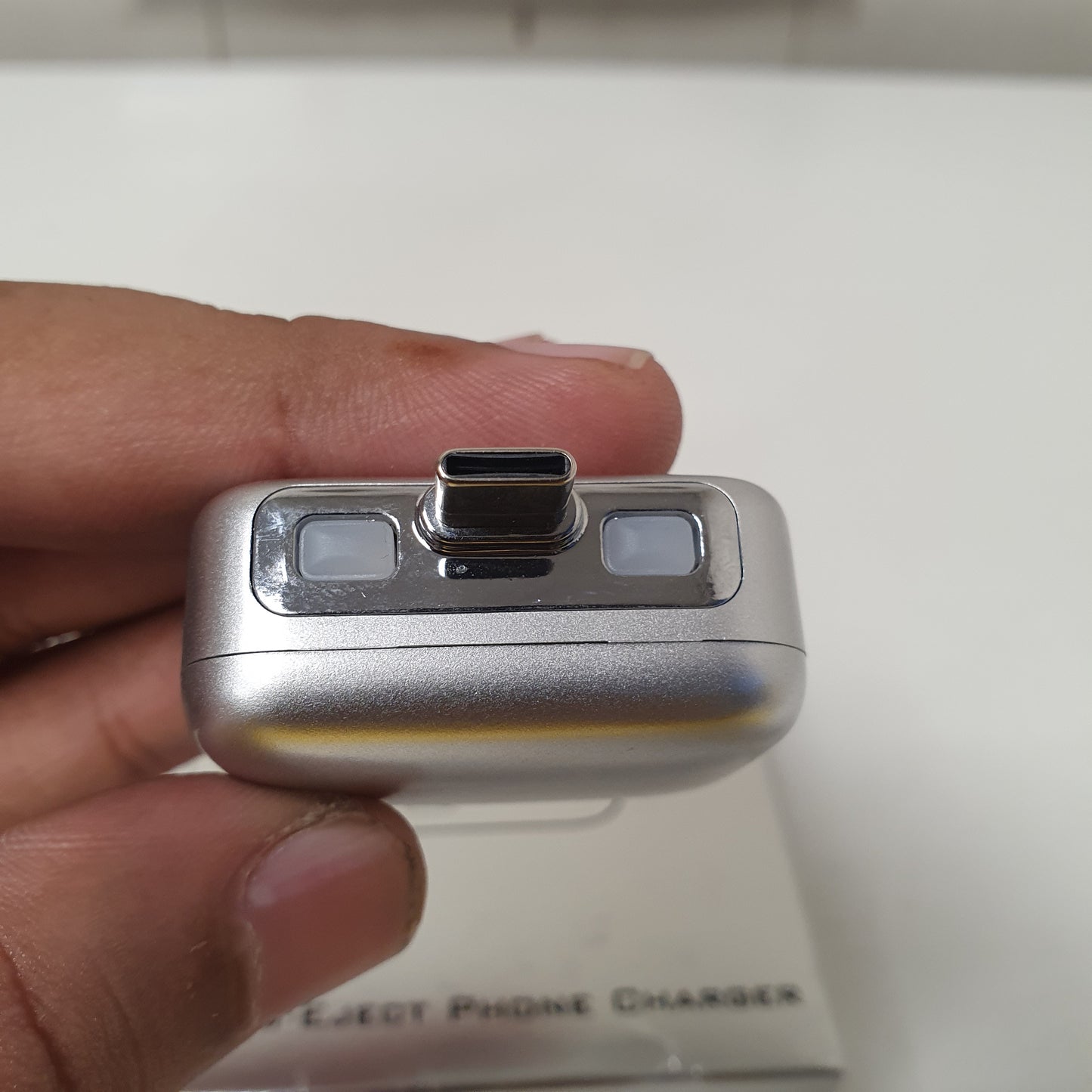 Smart Auto-Eject Phone Charger | Full-Charge Separator