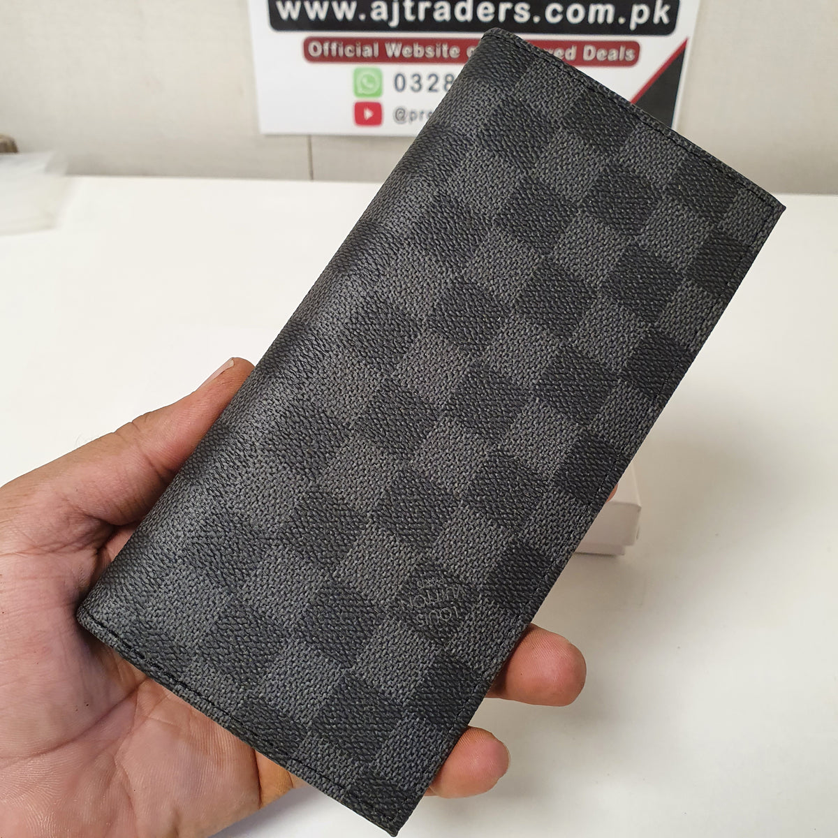 Louis Vuiton Wallet, 31300