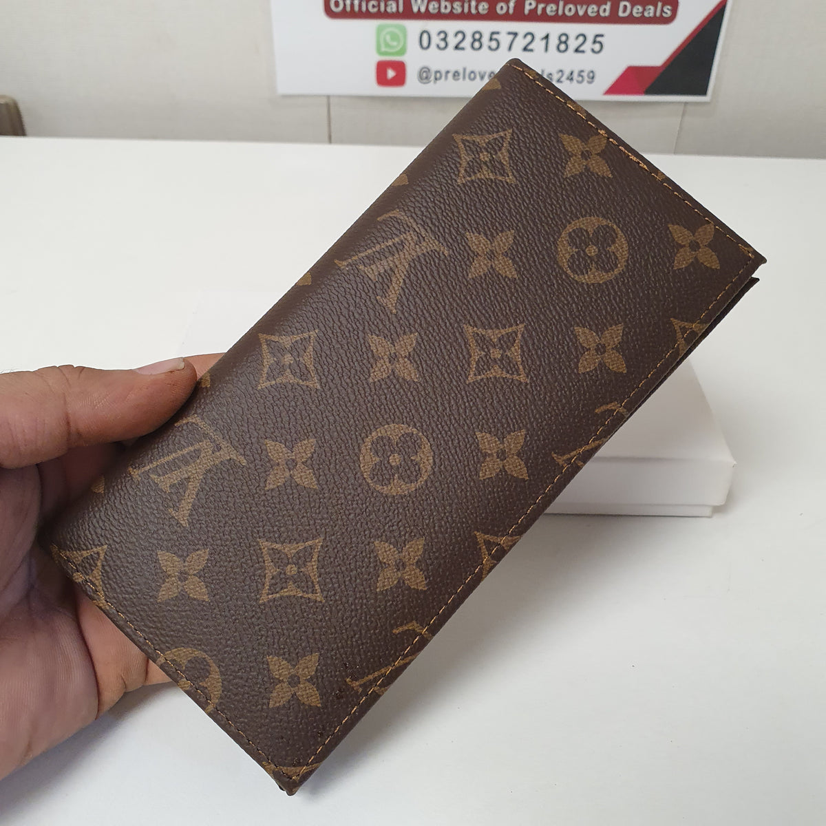 Louis Vuiton Wallet, 31300