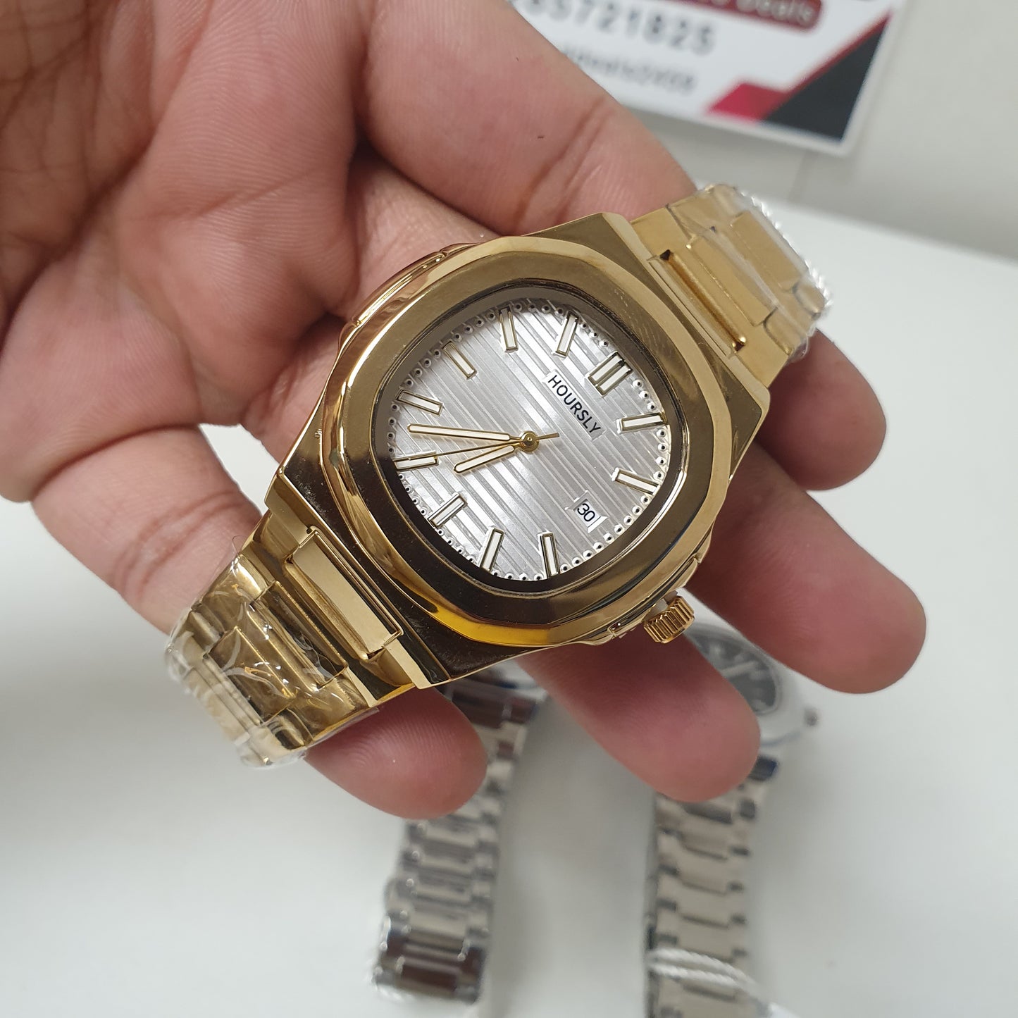 Hoursly Quartz Watch, 32750