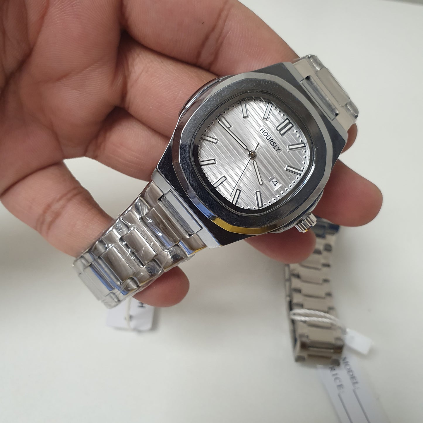 Hoursly Quartz Watch, 32750