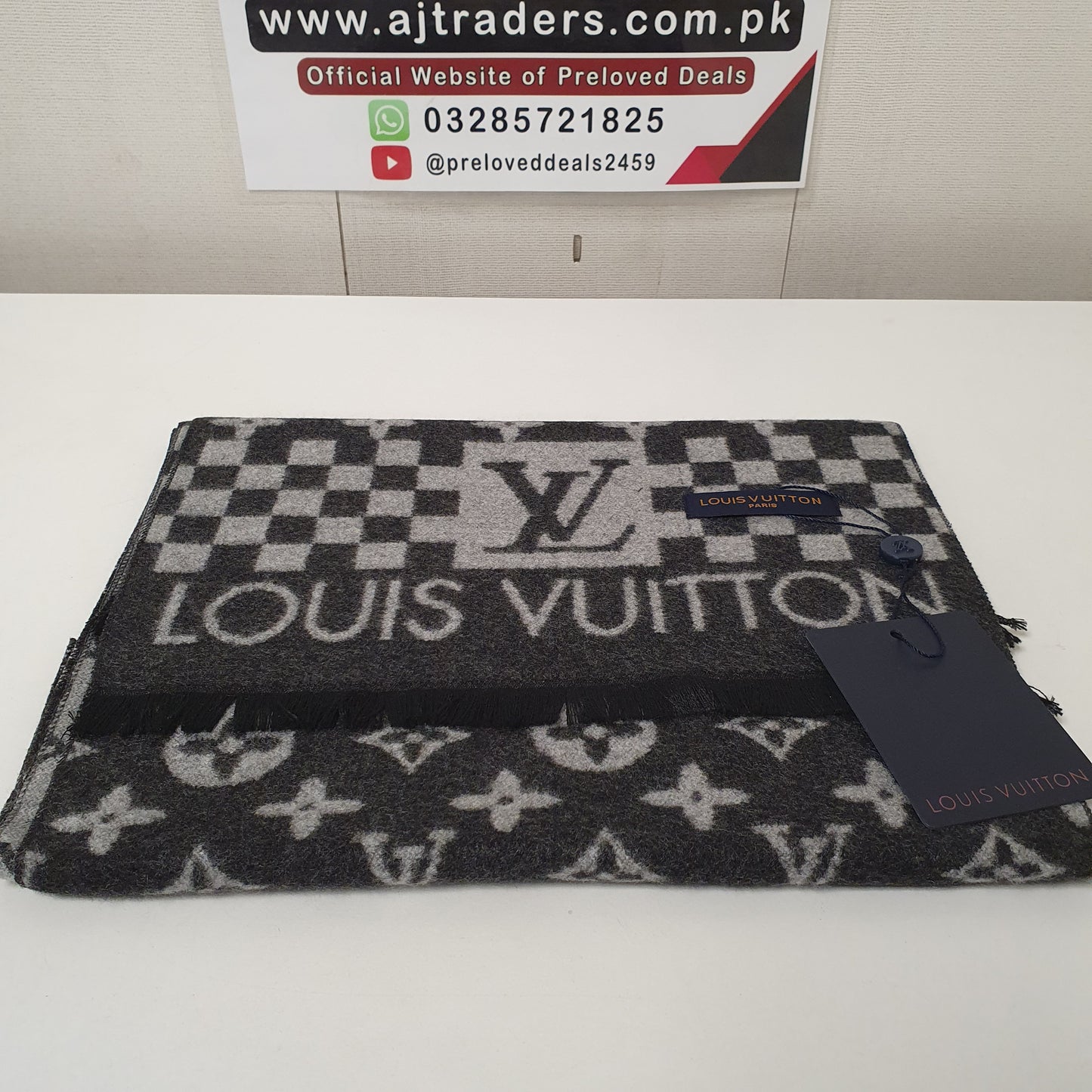 Lv Scarf Style 3 , 61900