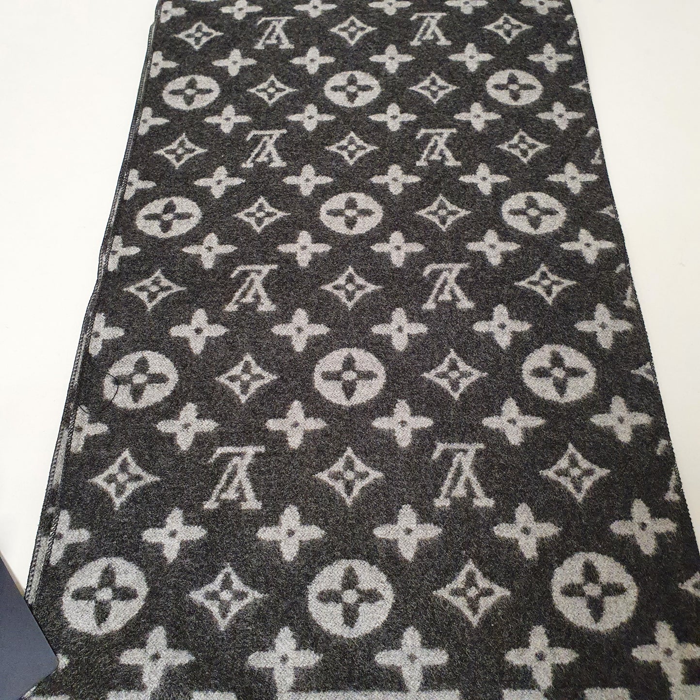 Lv Scarf Style 3 , 61900