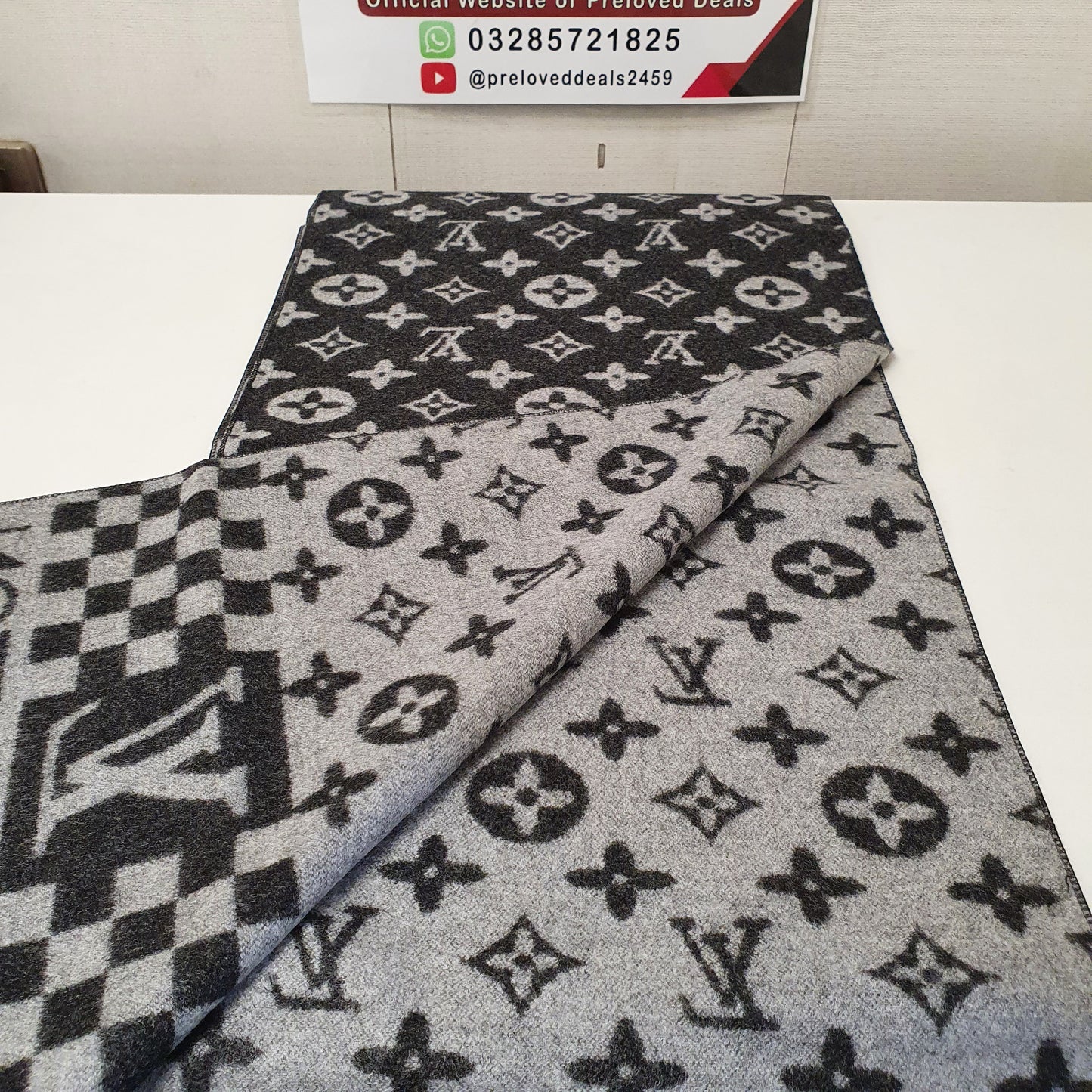 Lv Scarf Style 3 , 61900