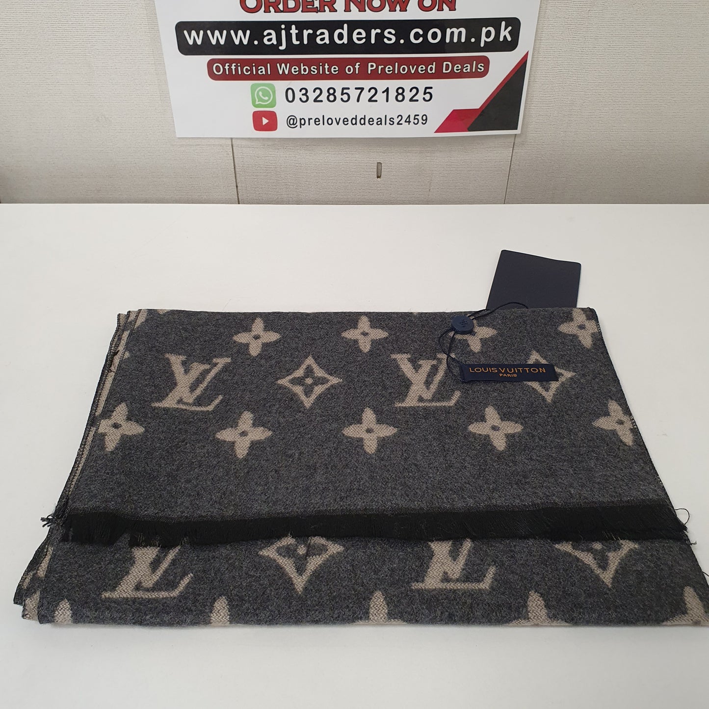 LV Scarf Style1, 61900