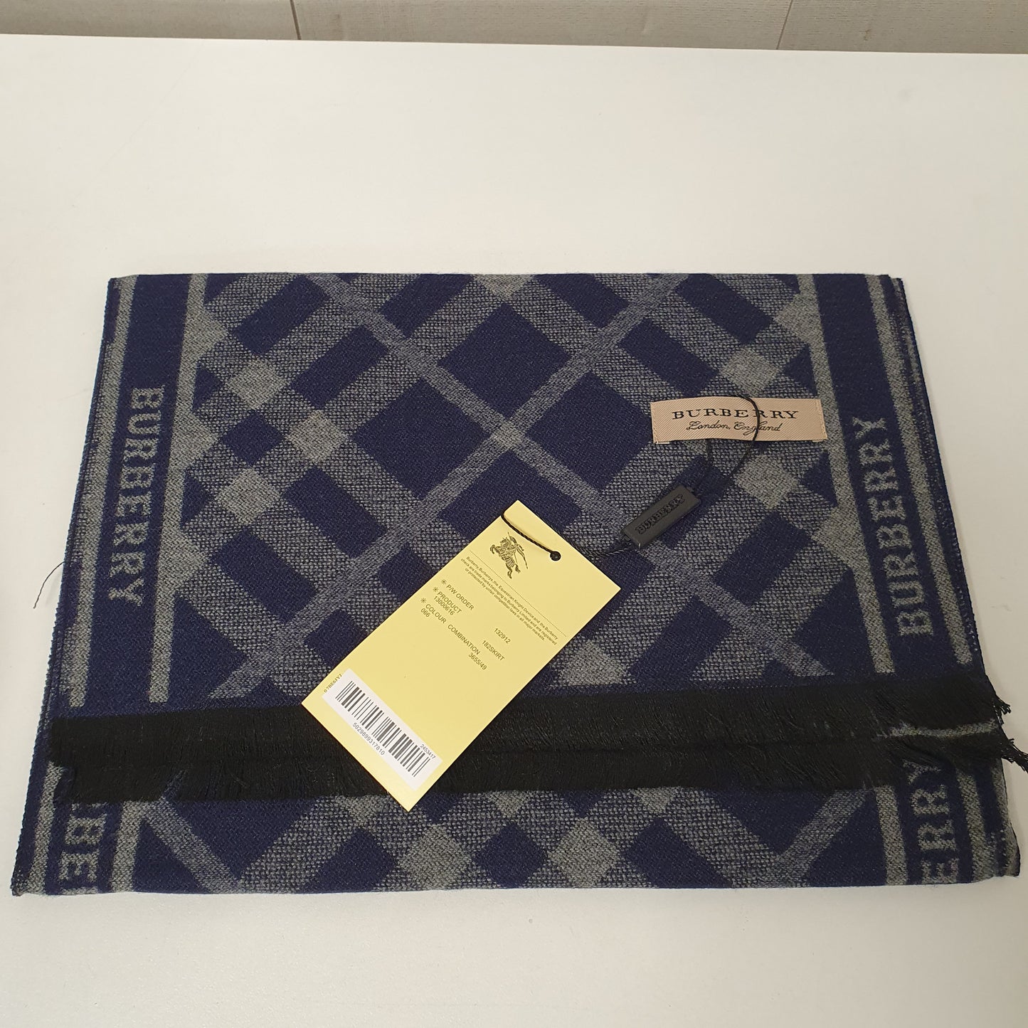 Burberry Scarf, 7056