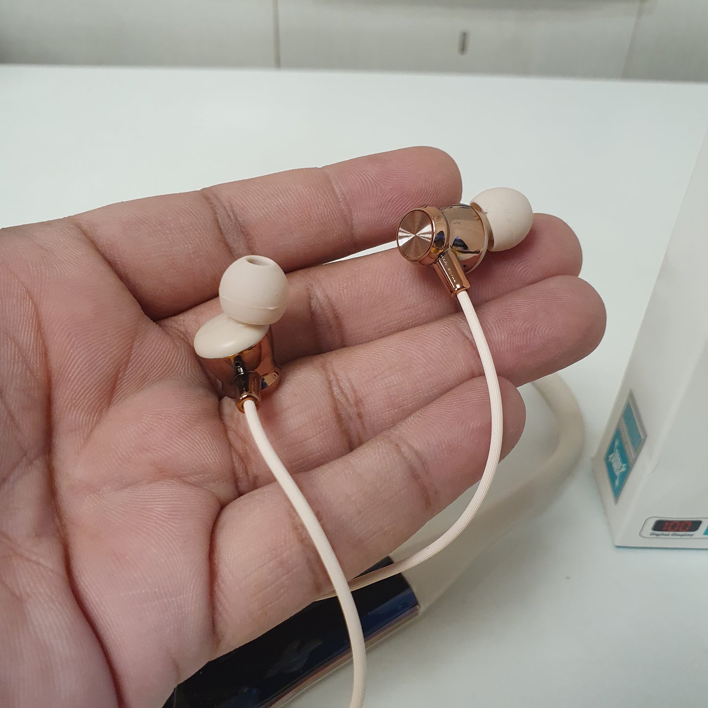 FDI Surround Sound Wireless Neckband Headset x-400, 21580