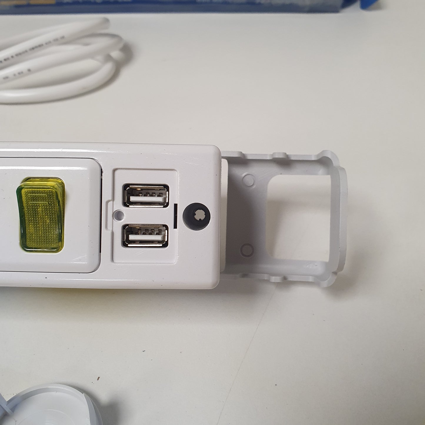 Hyundai Korean Heavy Duty 4 Socket  with usb port and mobile stand Extenion, 23
