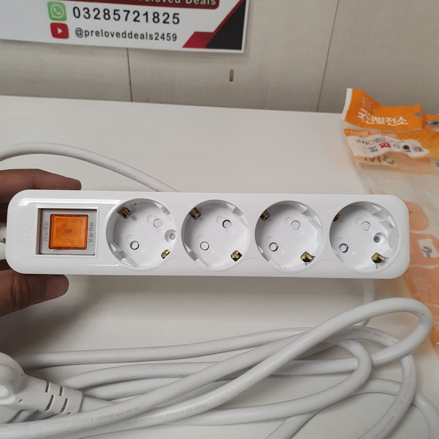White Hyundai 4 Socket Extension With Single Button, 19