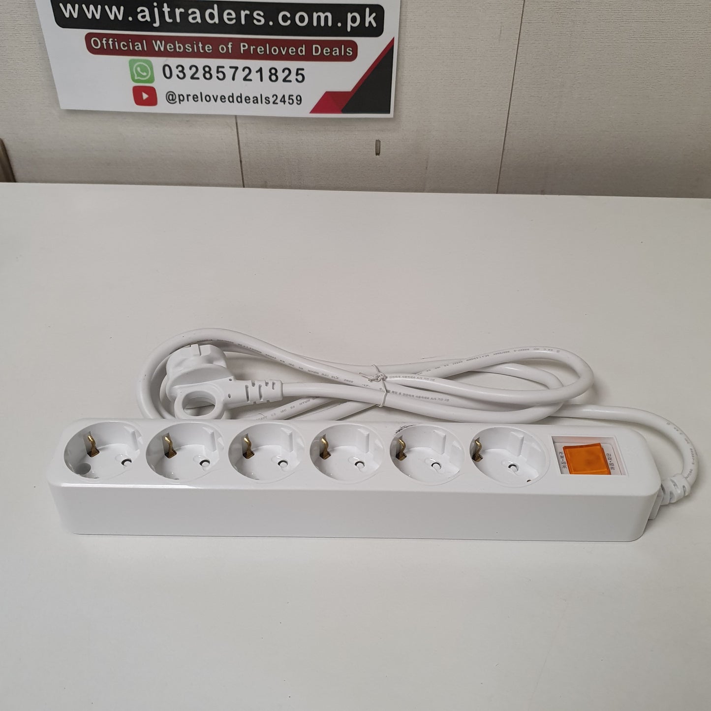 Heavy Duty white Button 6 Socket Extension Board, 8
