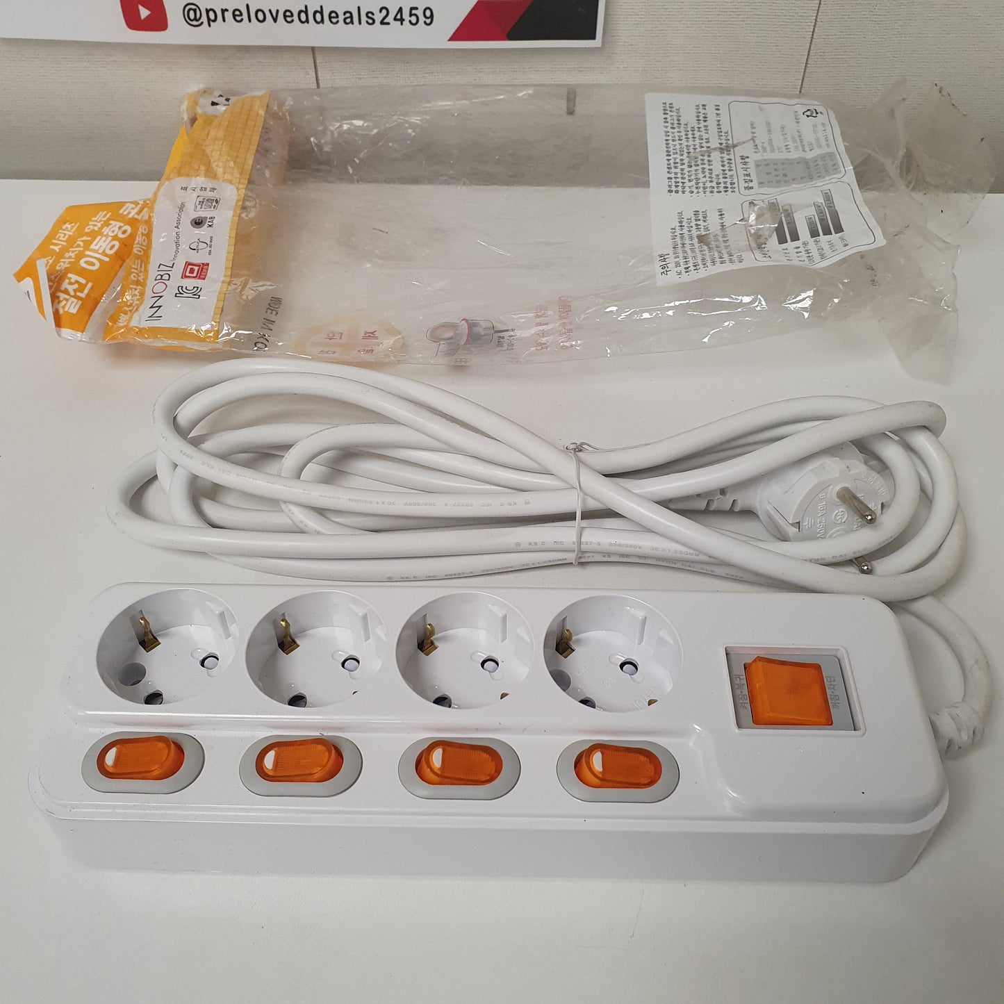 White Socket With Multi Switches 4 Socket Hyundai Extension, 27