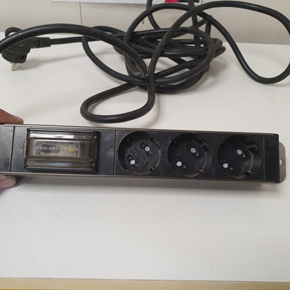 Aluminum Extension Board with 3 Sockets, 1