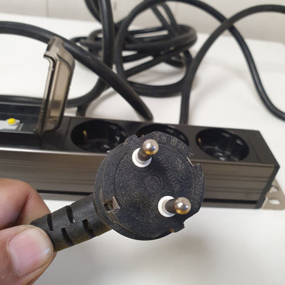 Aluminum Extension Board with 3 Sockets, 1