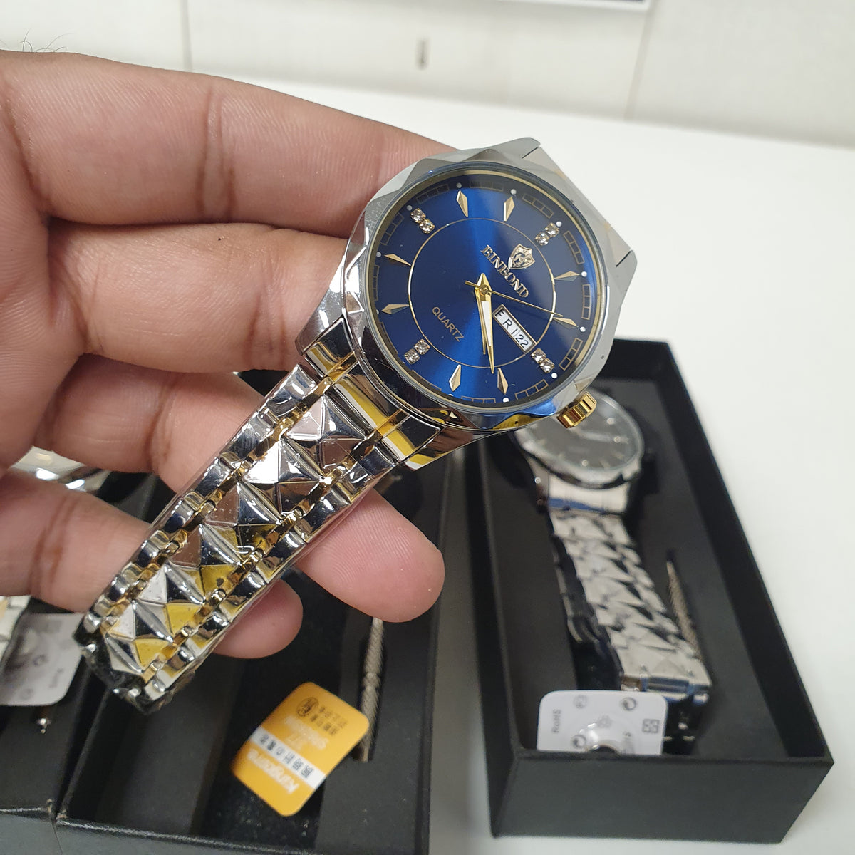 Binbond Quartz Watch , 30