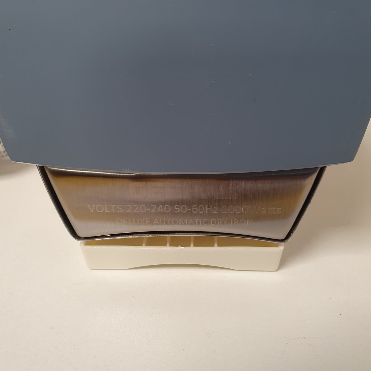 Geepas Automatic Dry Iron, 117750