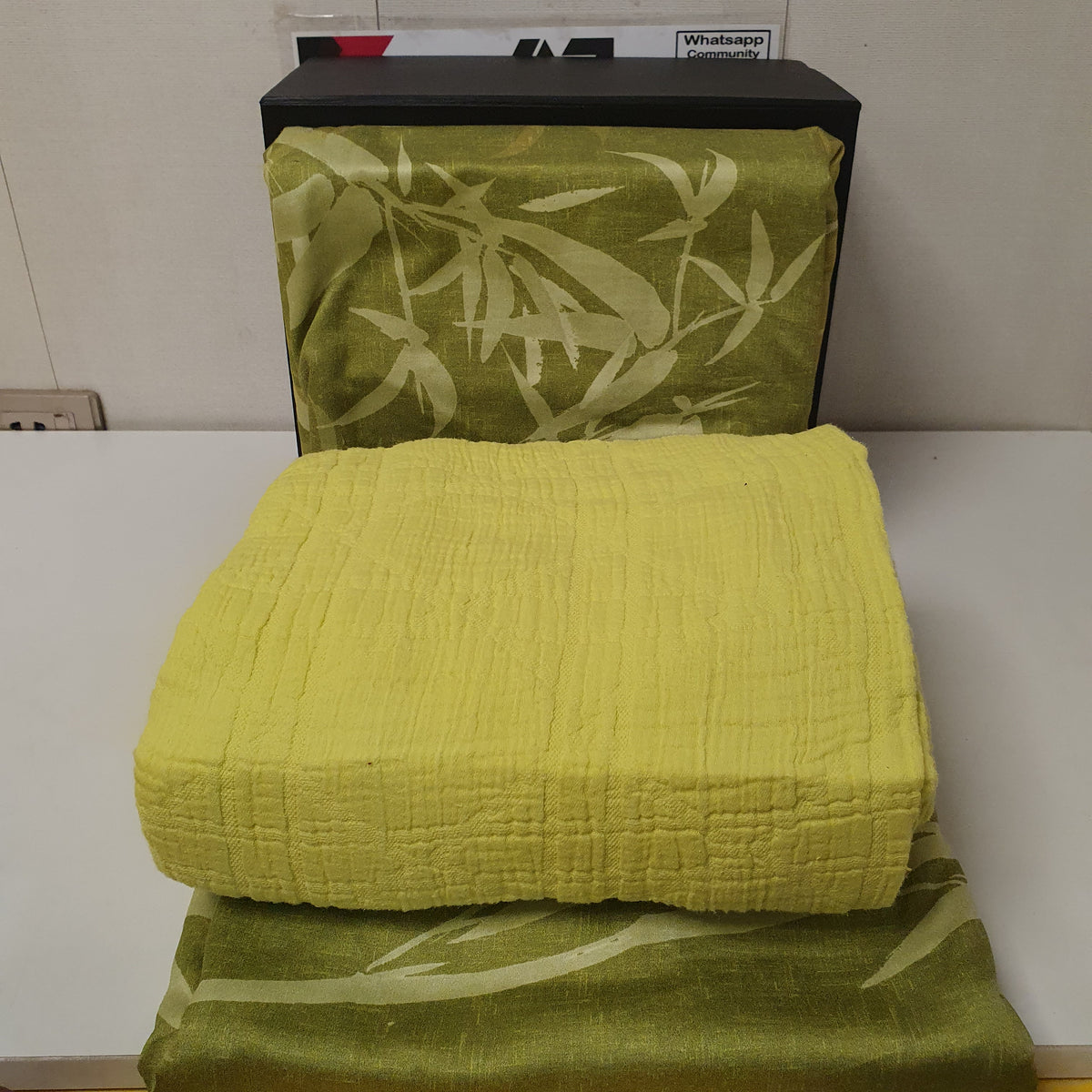 Eatavonni Home Green Bedsheet , 1