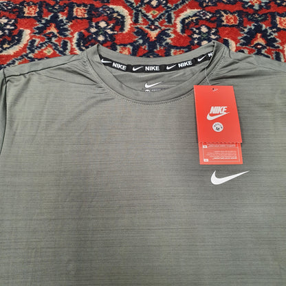Nike Dark Grey Premoum Fit Full Sleeves Shirt, 4