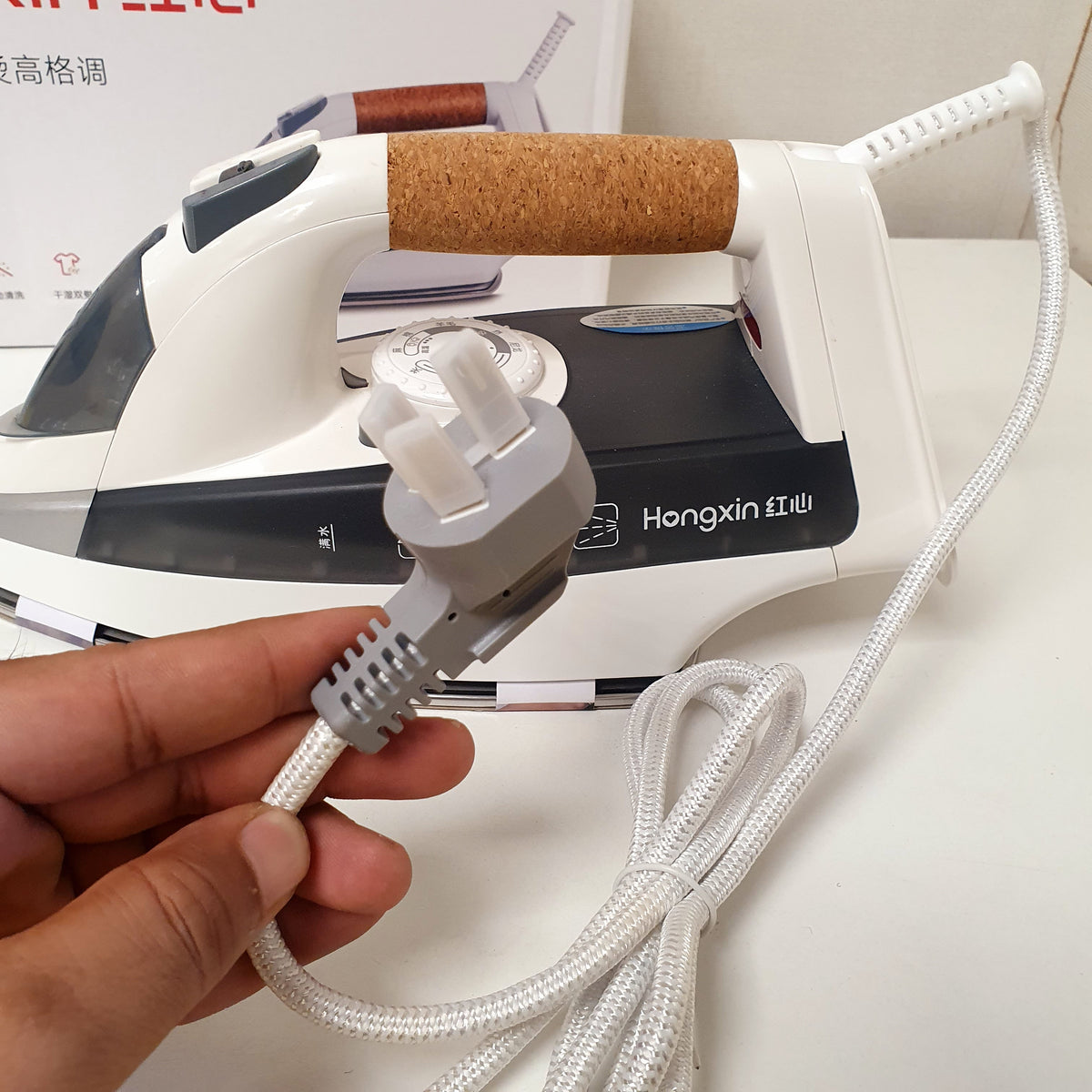 Hongxin RH1366 Steam Iron, 111750