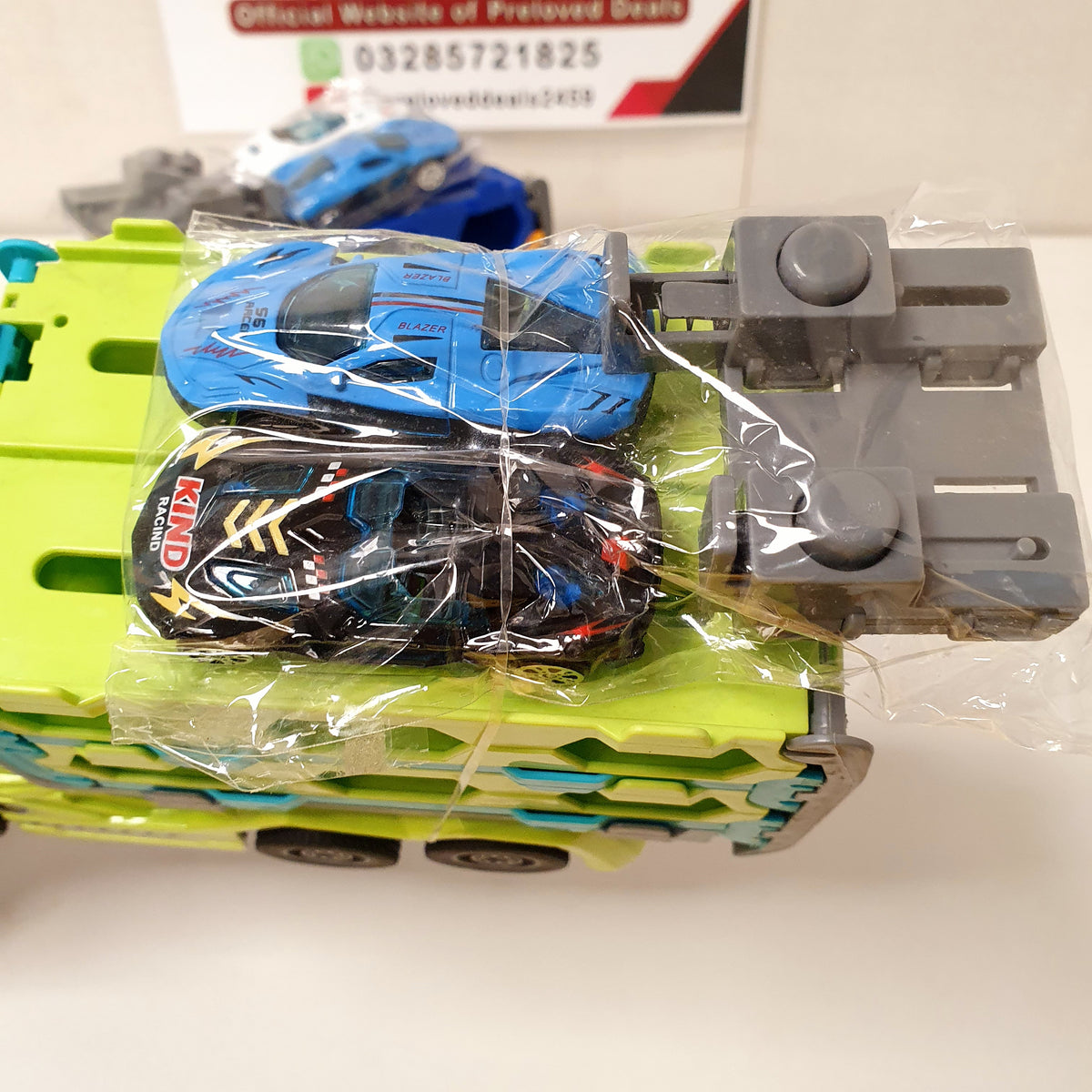 Cars Loading Truck, 22100