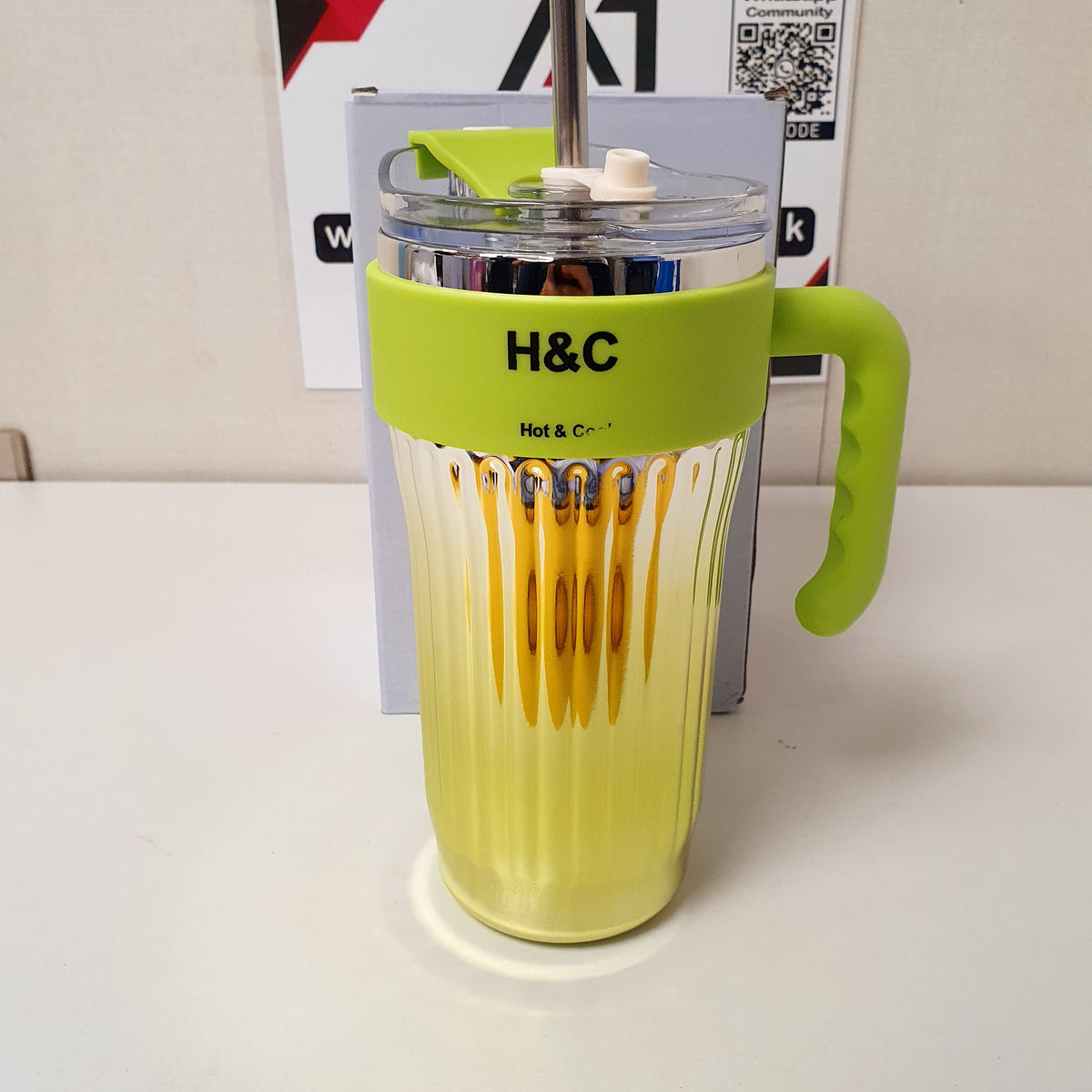Cute Vacuumed Cup with Stainless Steel Straw, 32100