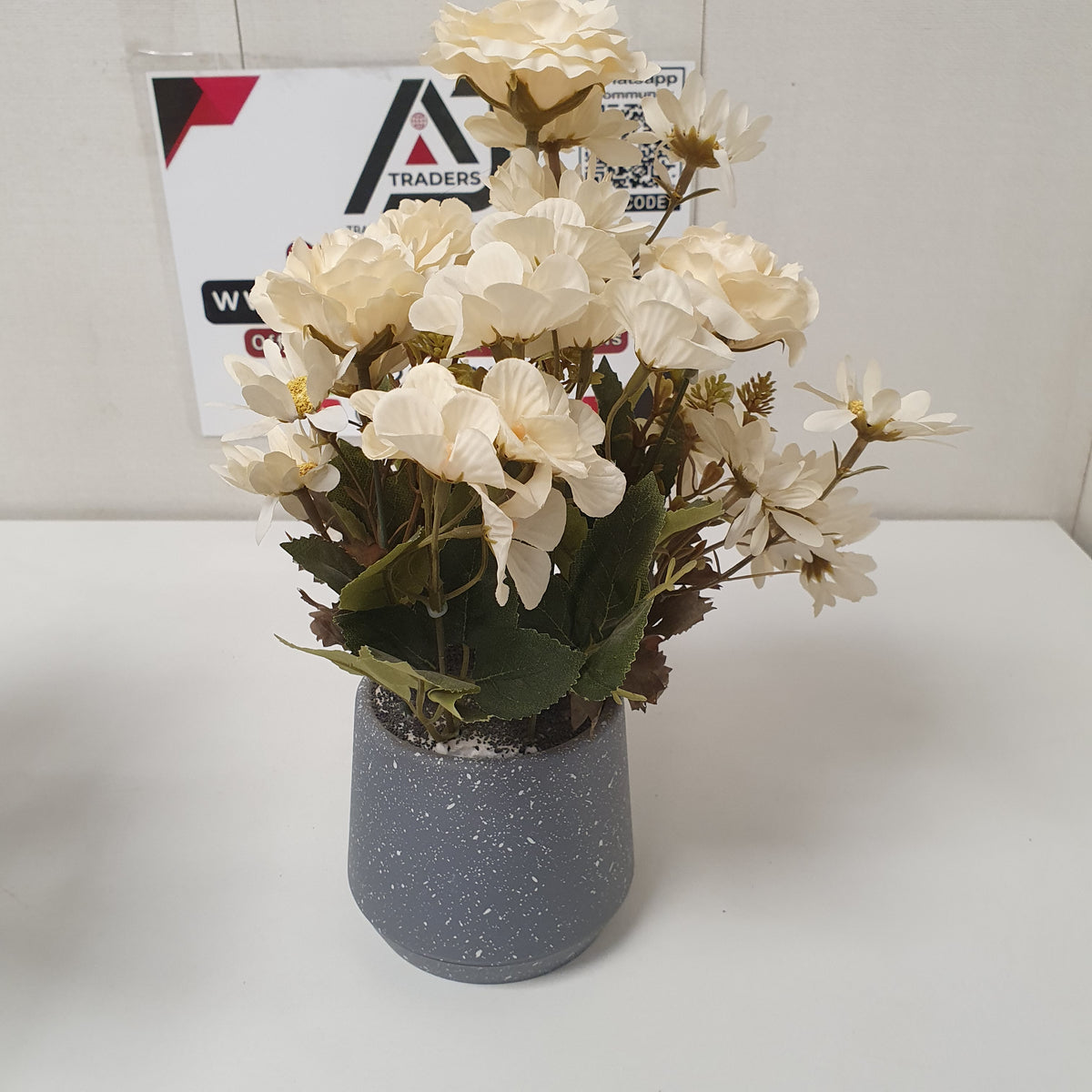 Flower Pot Grey, 31500