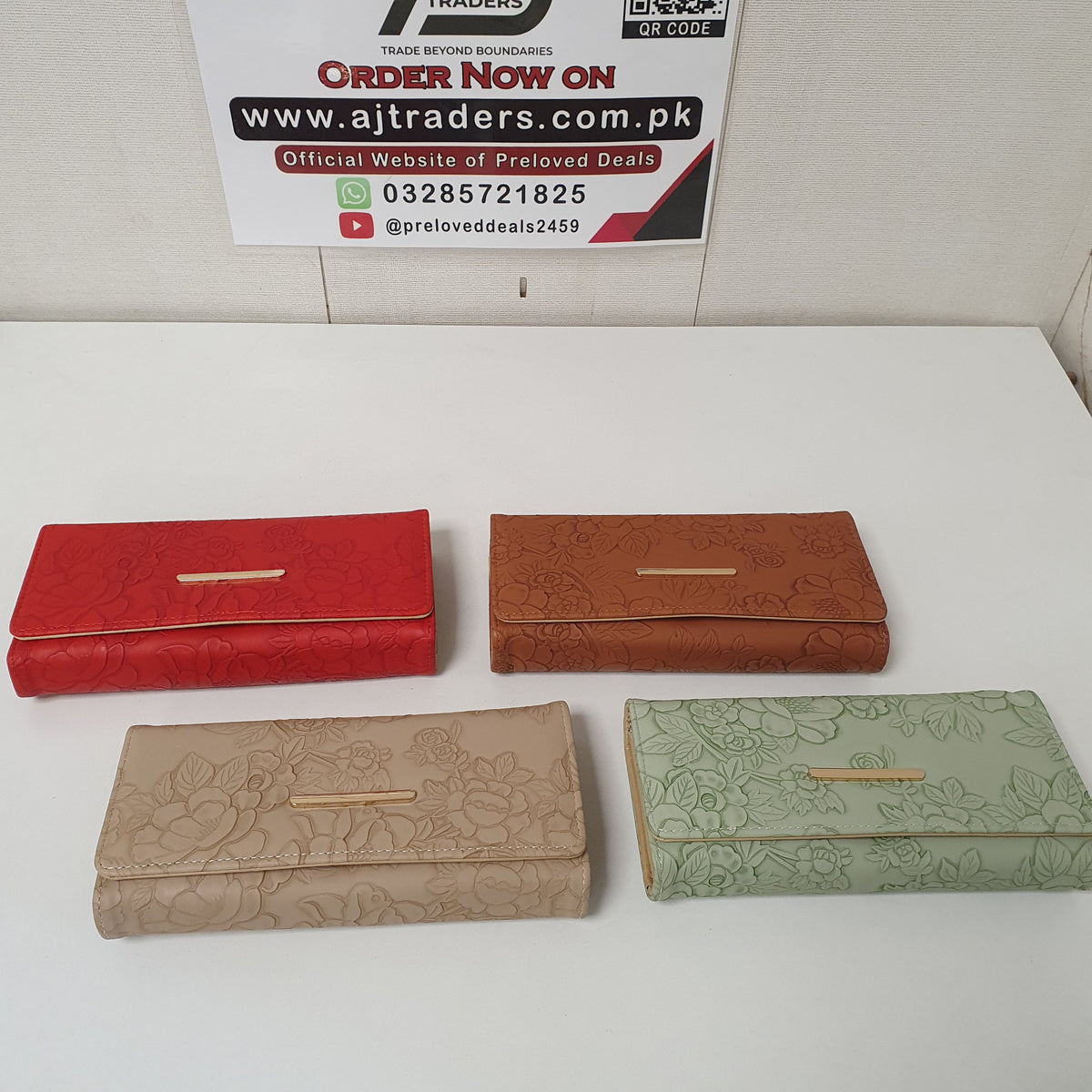 Decorative Embossed Style Ladies Wallet, 101600