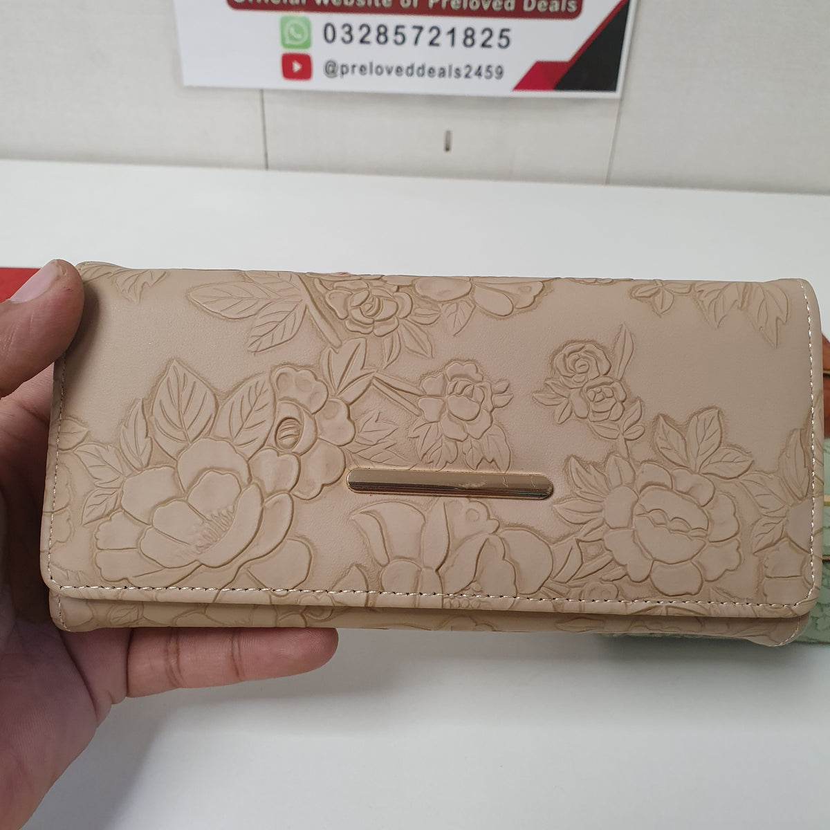 Decorative Embossed Style Ladies Wallet, 101600