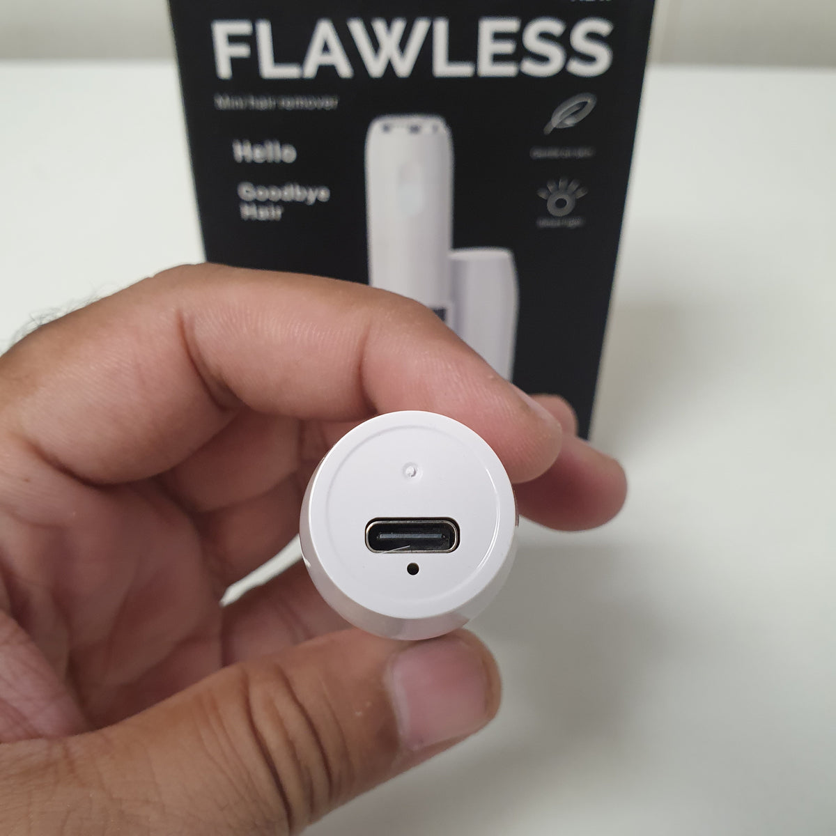Flawless Mini Hair Remover Shaver, 13700