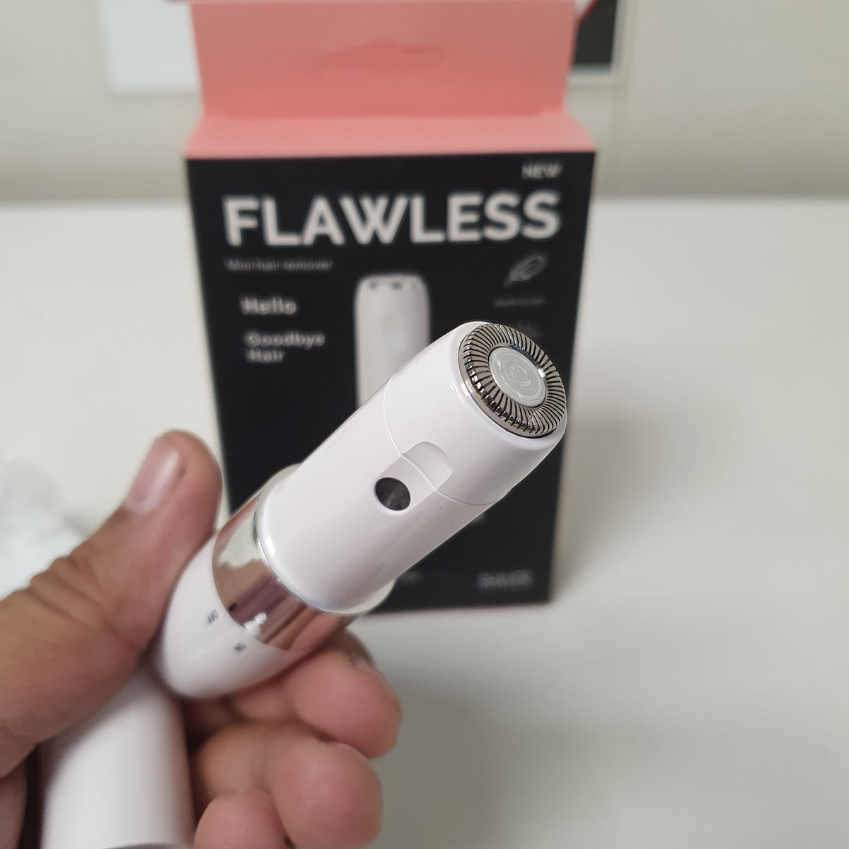 Flawless Mini Hair Remover Shaver, 13700